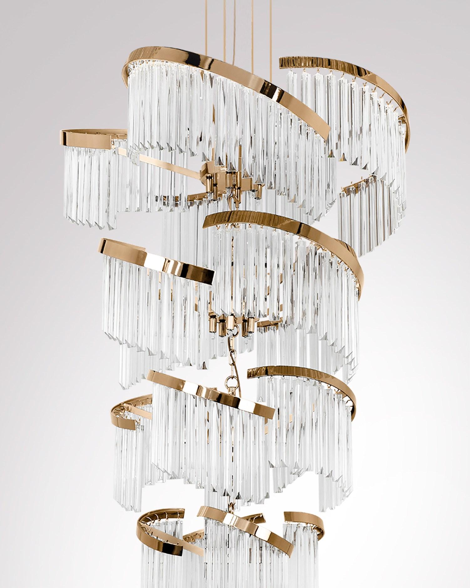 Lampadario a cascata per spazi ampi con soffitti alti-In stock In condizioni Nuovo in vendita a NEW YORK, NY