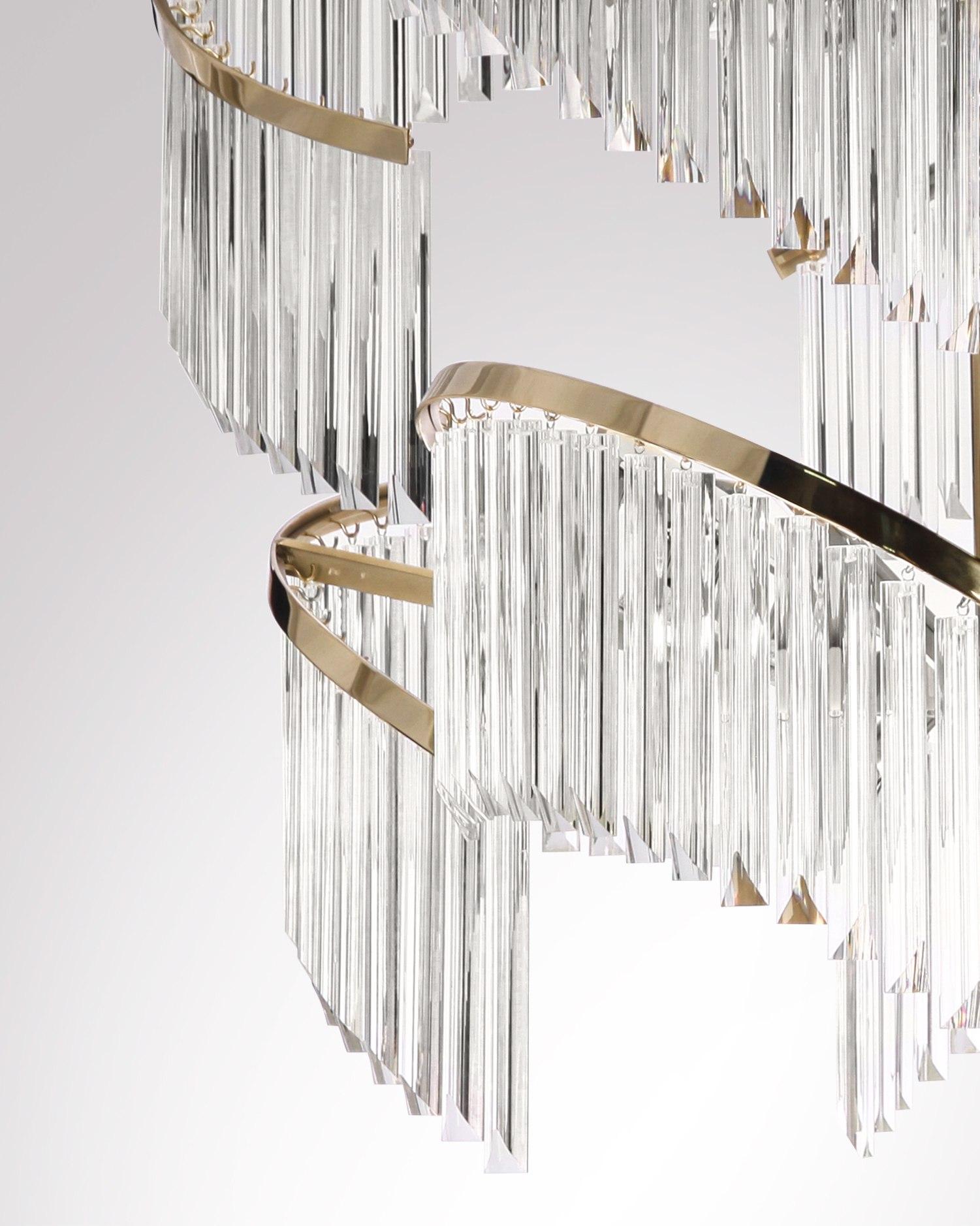 XXI secolo e contemporaneo Lampadario a cascata per spazi ampi con soffitti alti-In stock in vendita