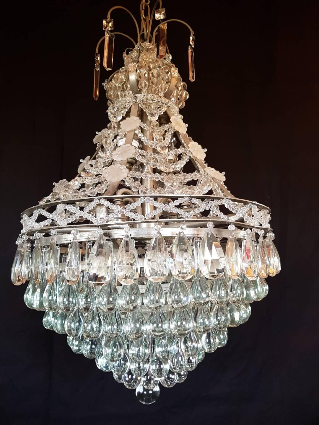 Waterfall Chandelier in Nickel/ Silver Color empire In Good Condition For Sale In Oldebroek, NL