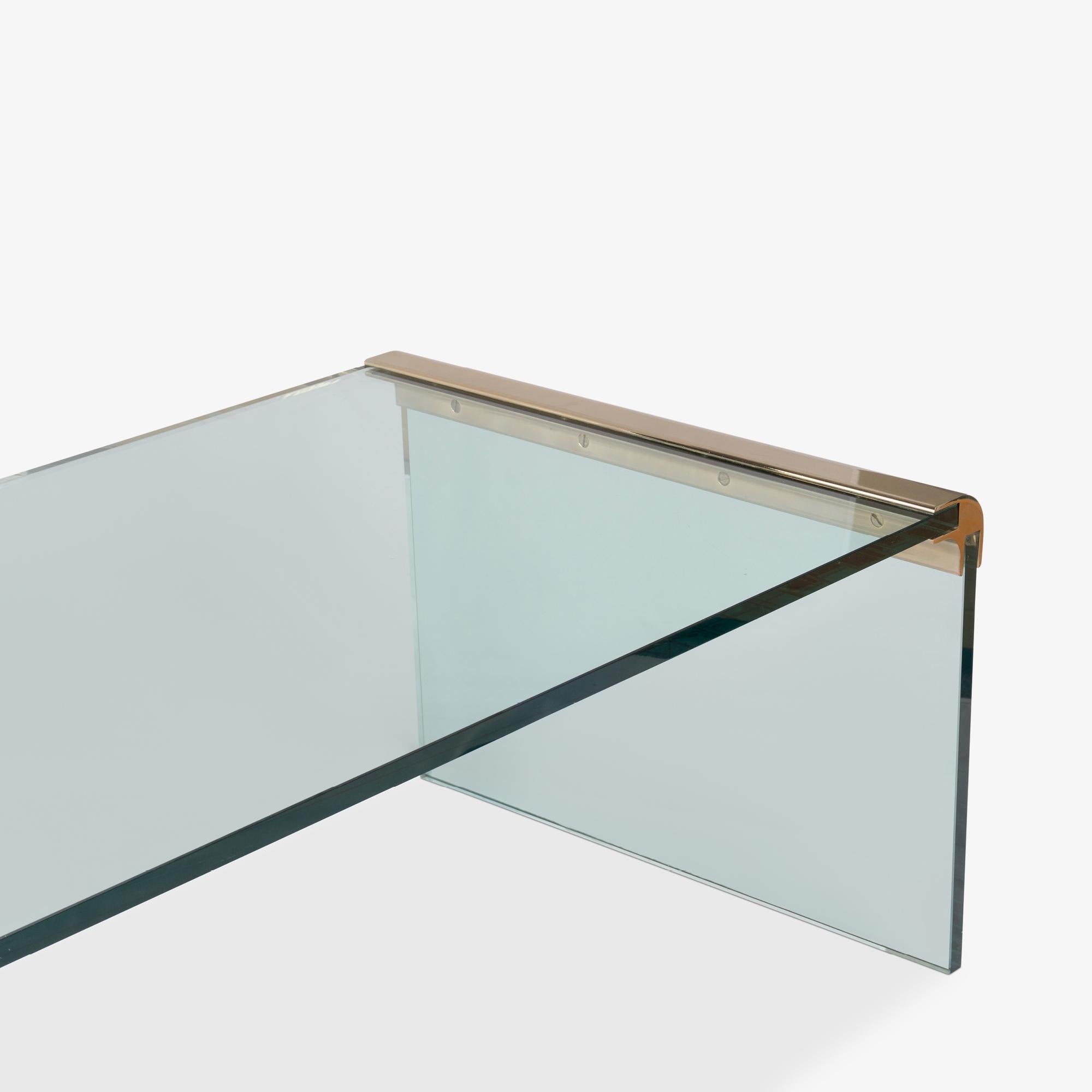 Fin du 20e siècle Table basse cocktail Waterfall en laiton et verre par Leon Rosen pour Pace en vente