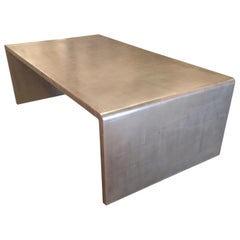 Table basse en cascade avec finition à la feuille d'argent