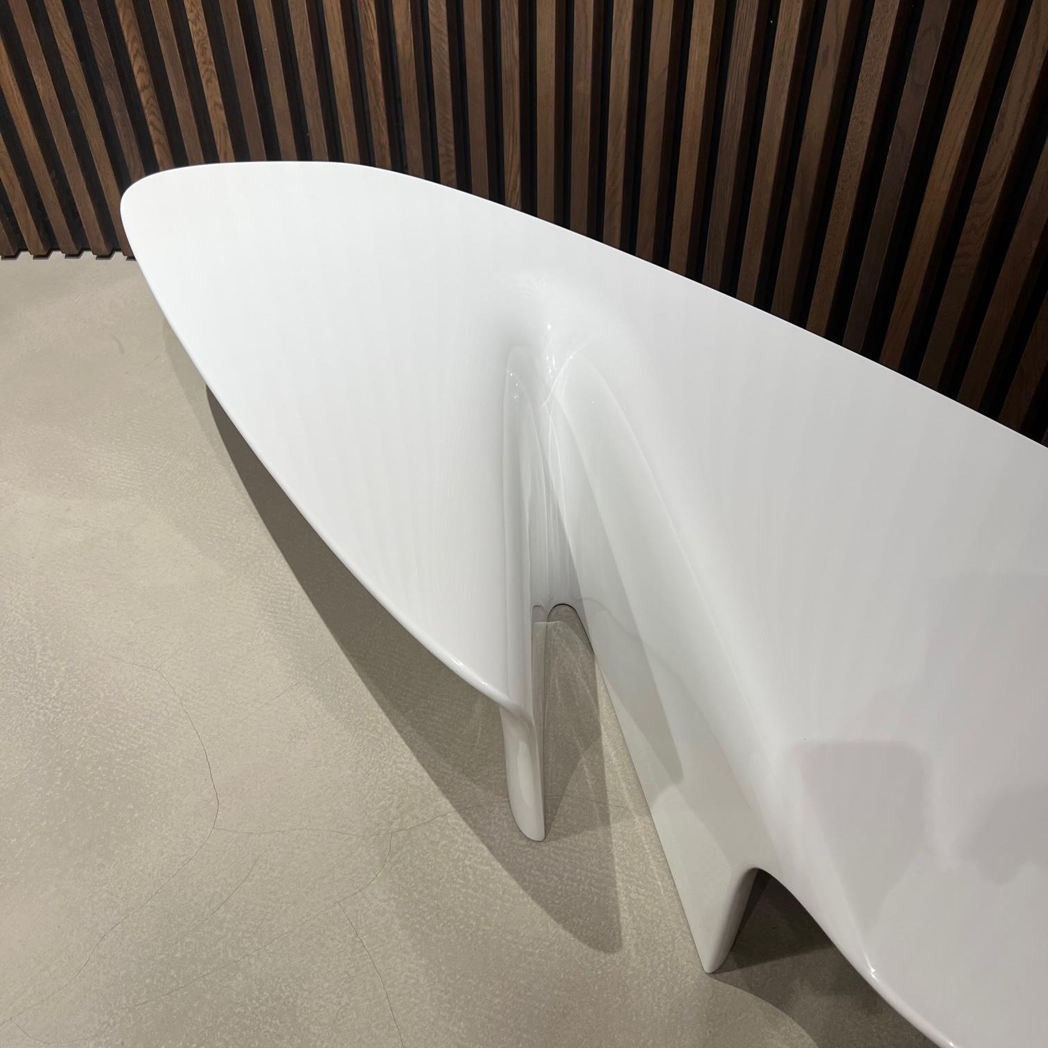italien Table basse contemporaine Waterfall en laque blanche brillante par Driade en vente