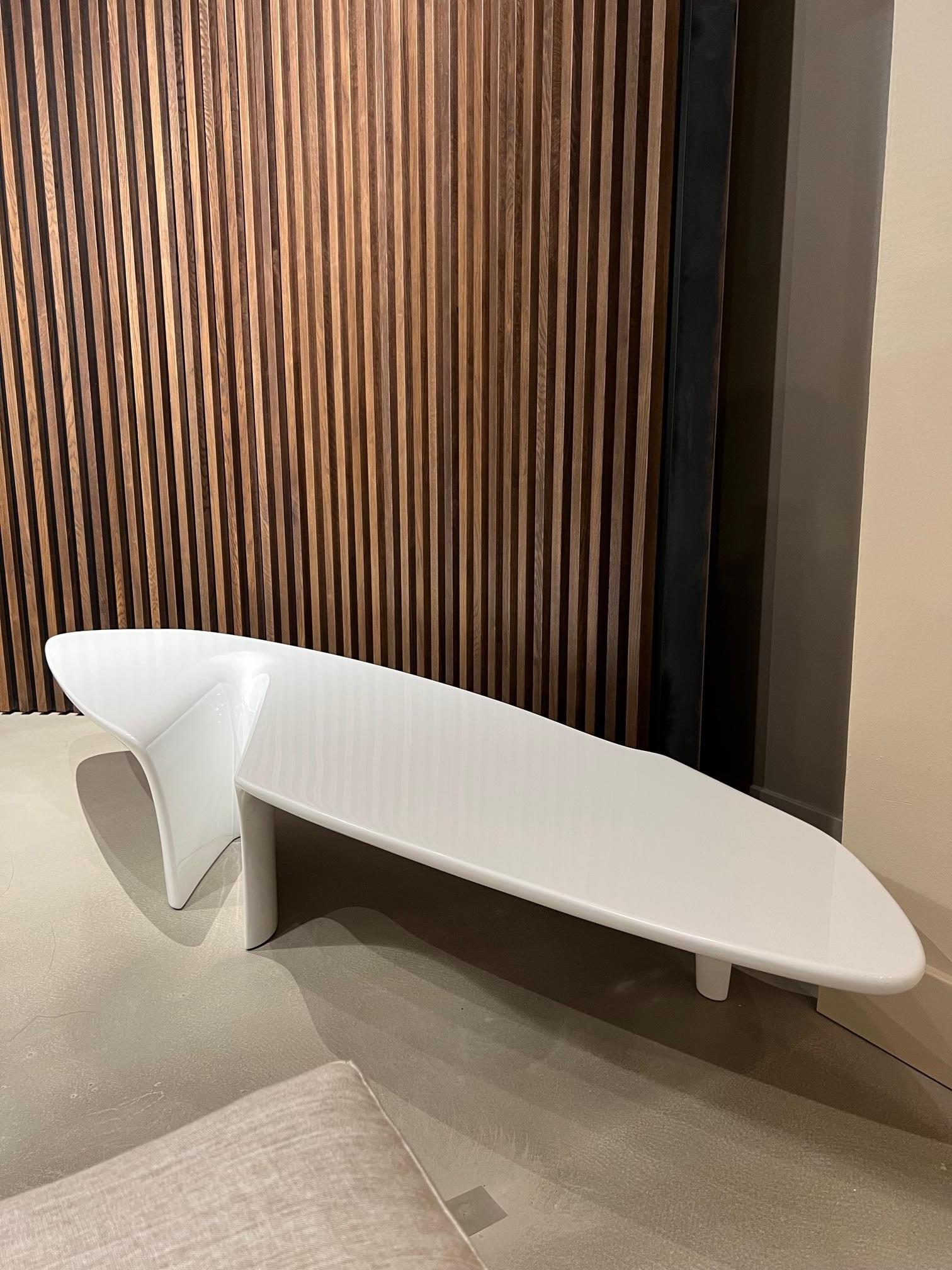 Laque Table basse contemporaine Waterfall en laque blanche brillante par Driade en vente