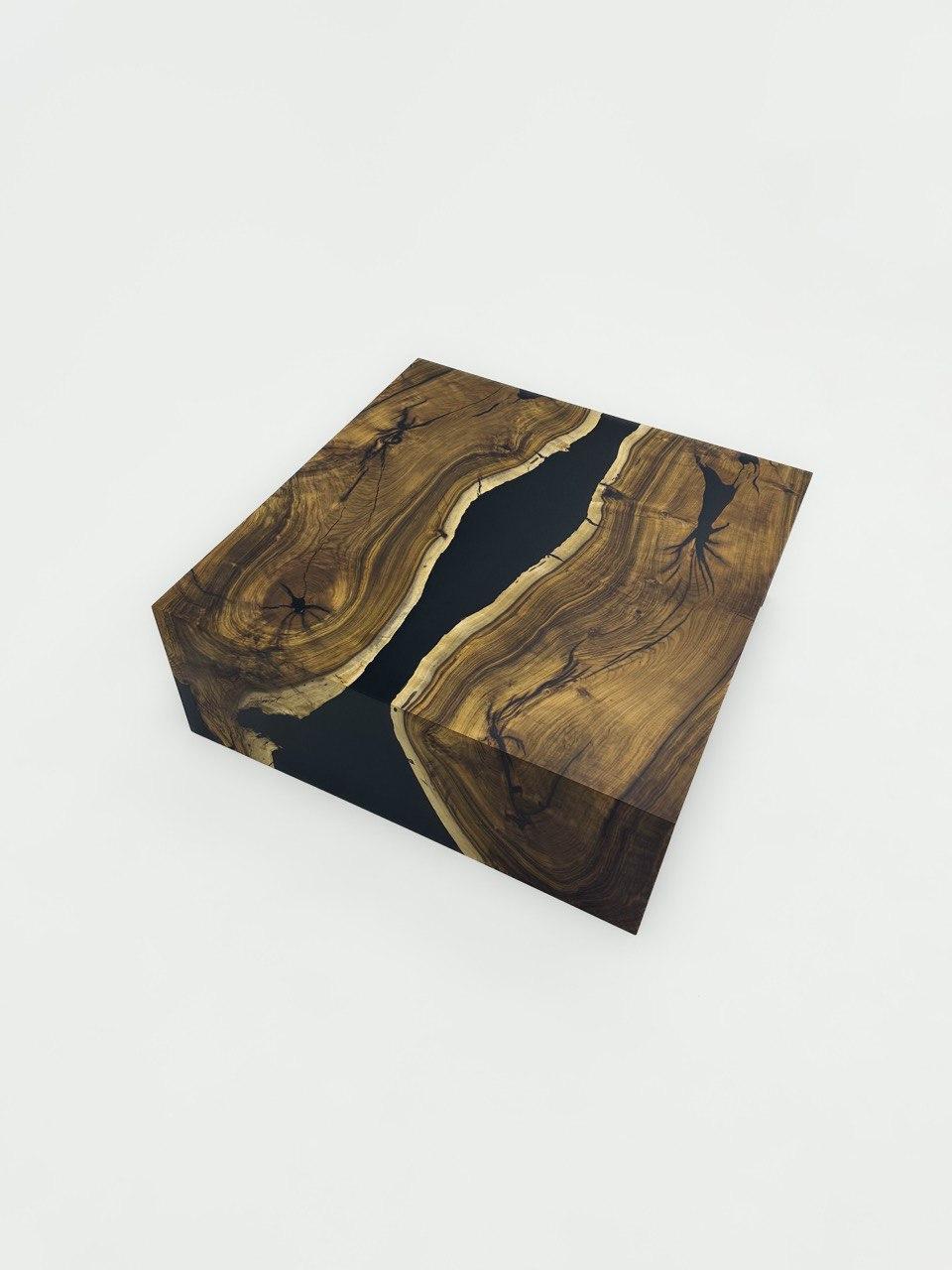 Waterfall Design Wood Epoxy Resin Table - 200 Years Hackberry Wood Coffee Table In New Condition For Sale In İnegöl, TR