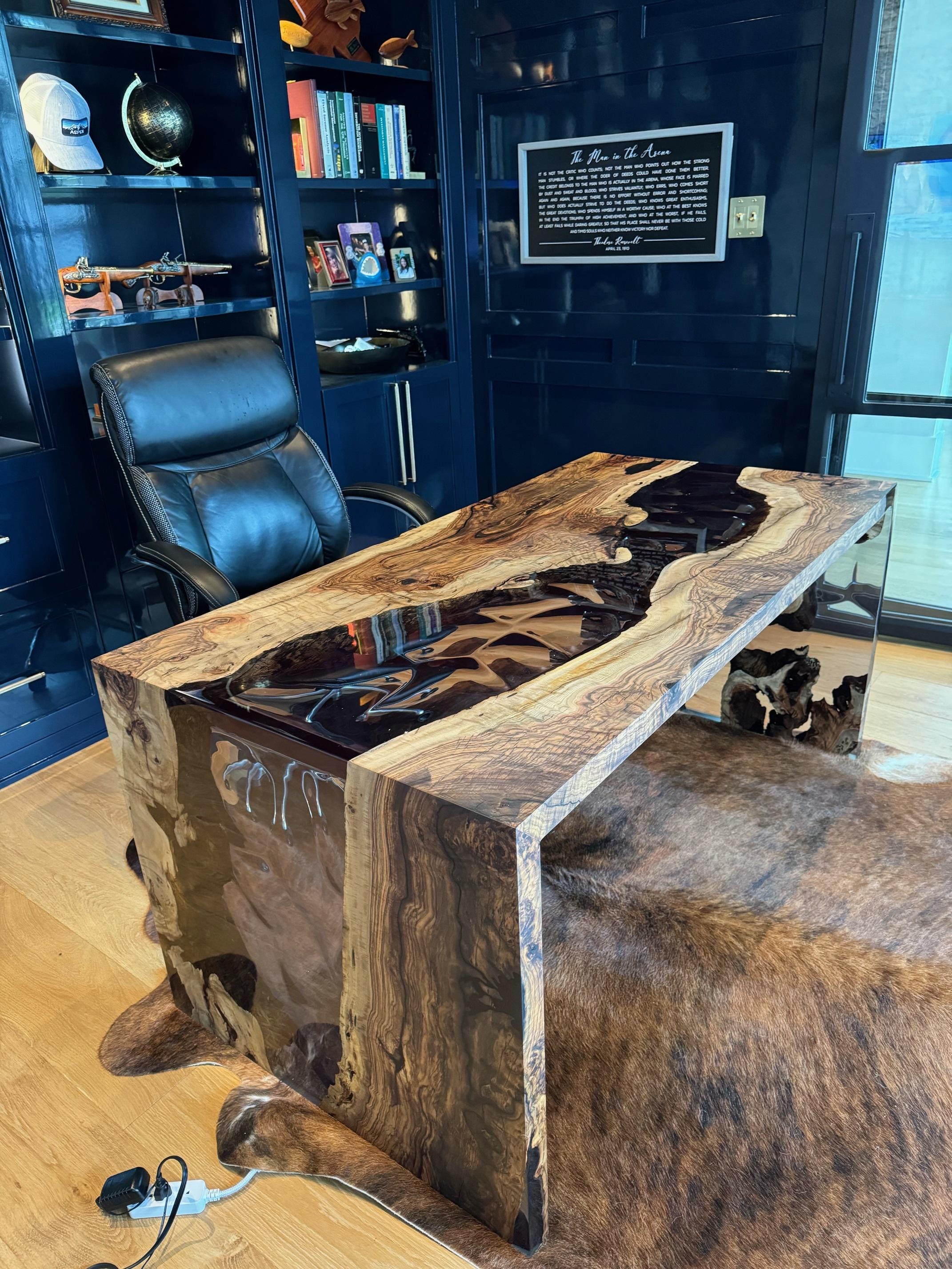 Waterfall Epoxy Resin Dining Table - Custom Epoxy Desk - Office Furniture In New Condition For Sale In İnegöl, TR