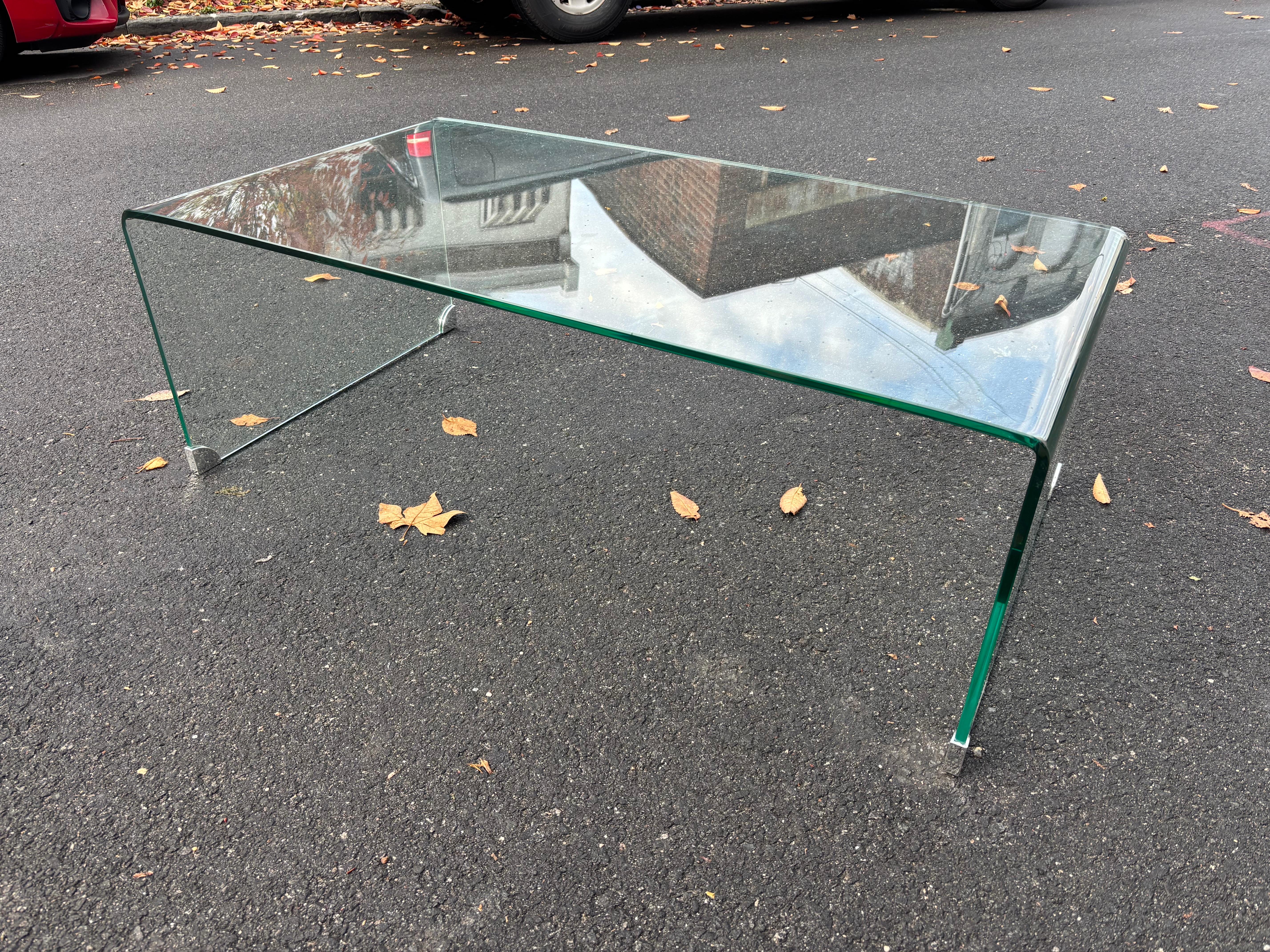 Tavolino da caffè in vetro a cascata in vendita 1