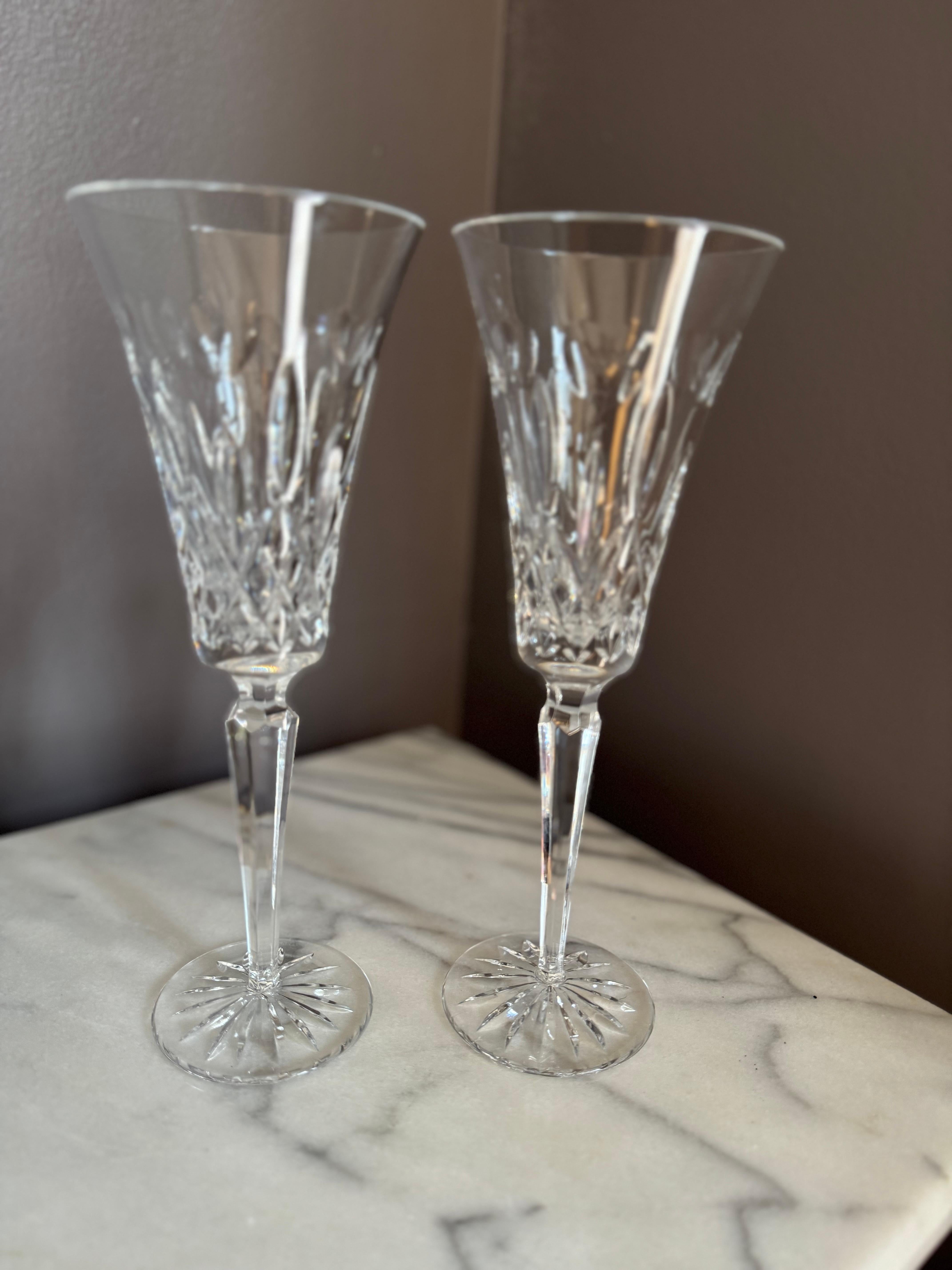 Champagnerflöten aus feinem Kristall  I Love Lismore von Waterford 2er-Set , markieren Sie eine Feier oder ein besonderes Jubiläum als mit unserer Lismore-Flöte. Die Lismore-Flöte ist ideal, um auf jeden besonderen Moment in Ihrem Leben anzustoßen. 