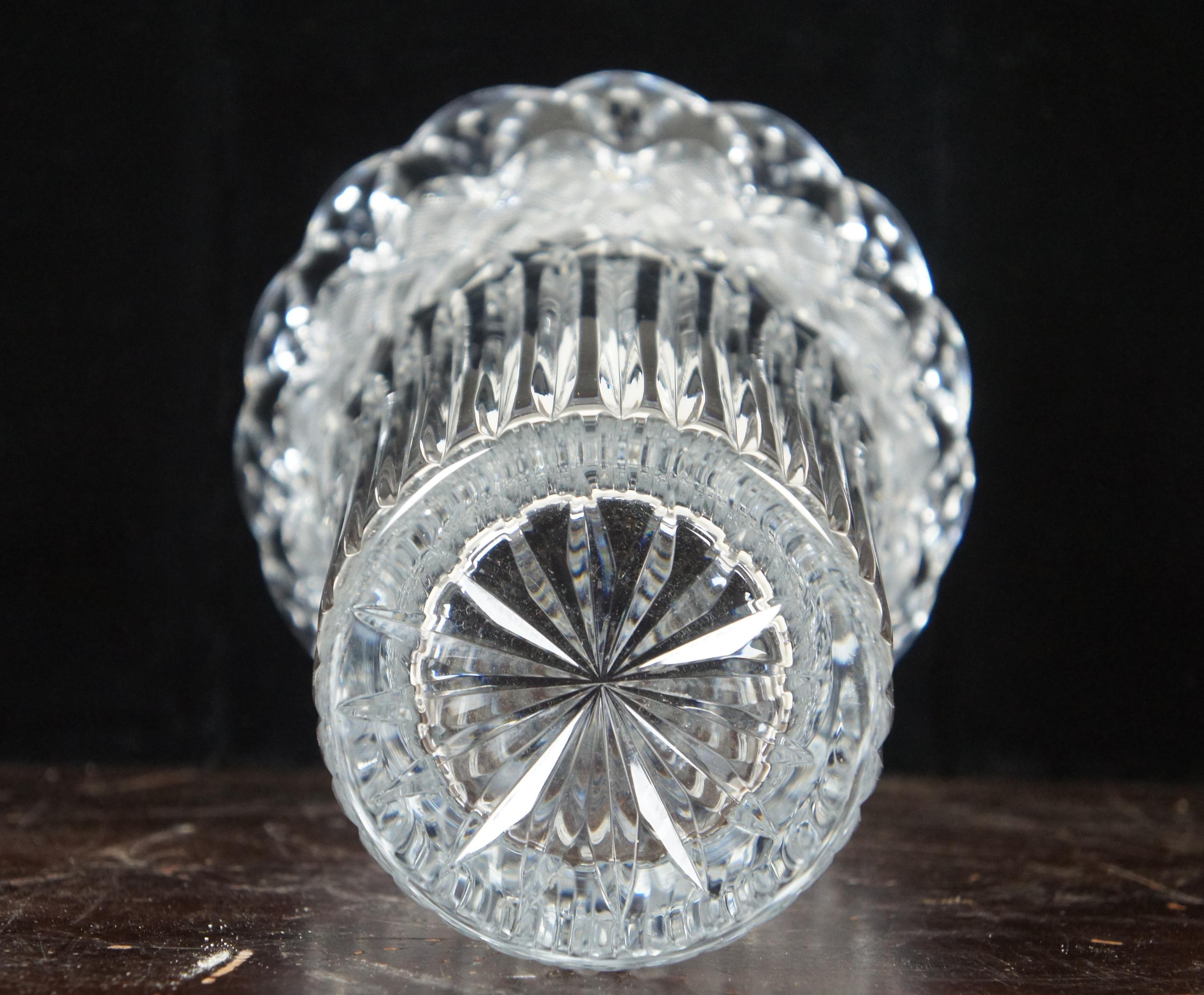 Waterford Crystal Romance of Ireland Collection Irish Lace Vase w Box 100549 In Good Condition In Dayton, OH