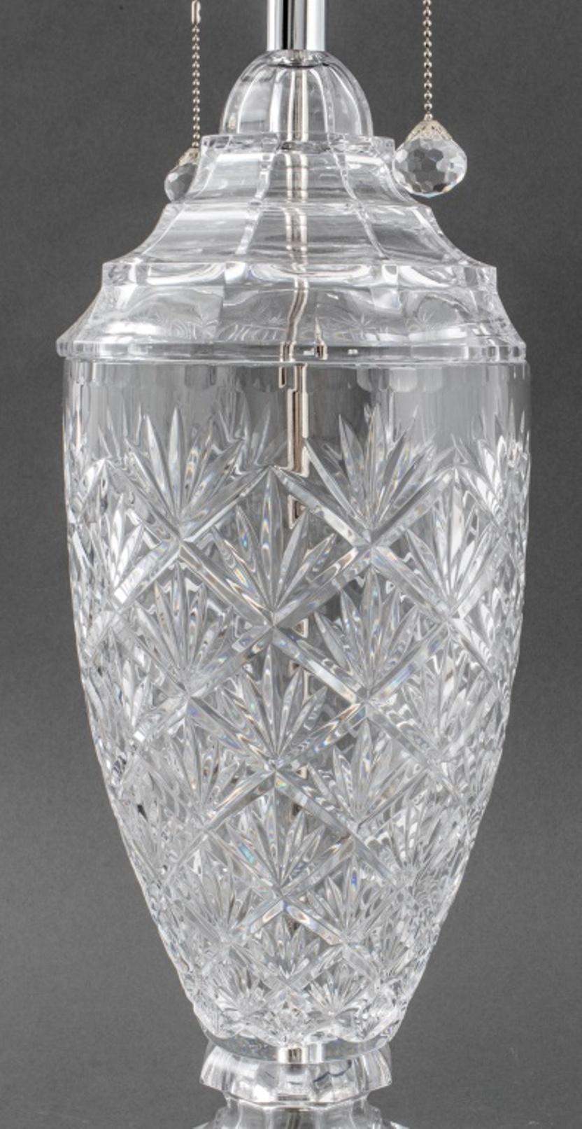 Néo-classique Lampe en cristal taillé de style néo-classique Waterford en vente
