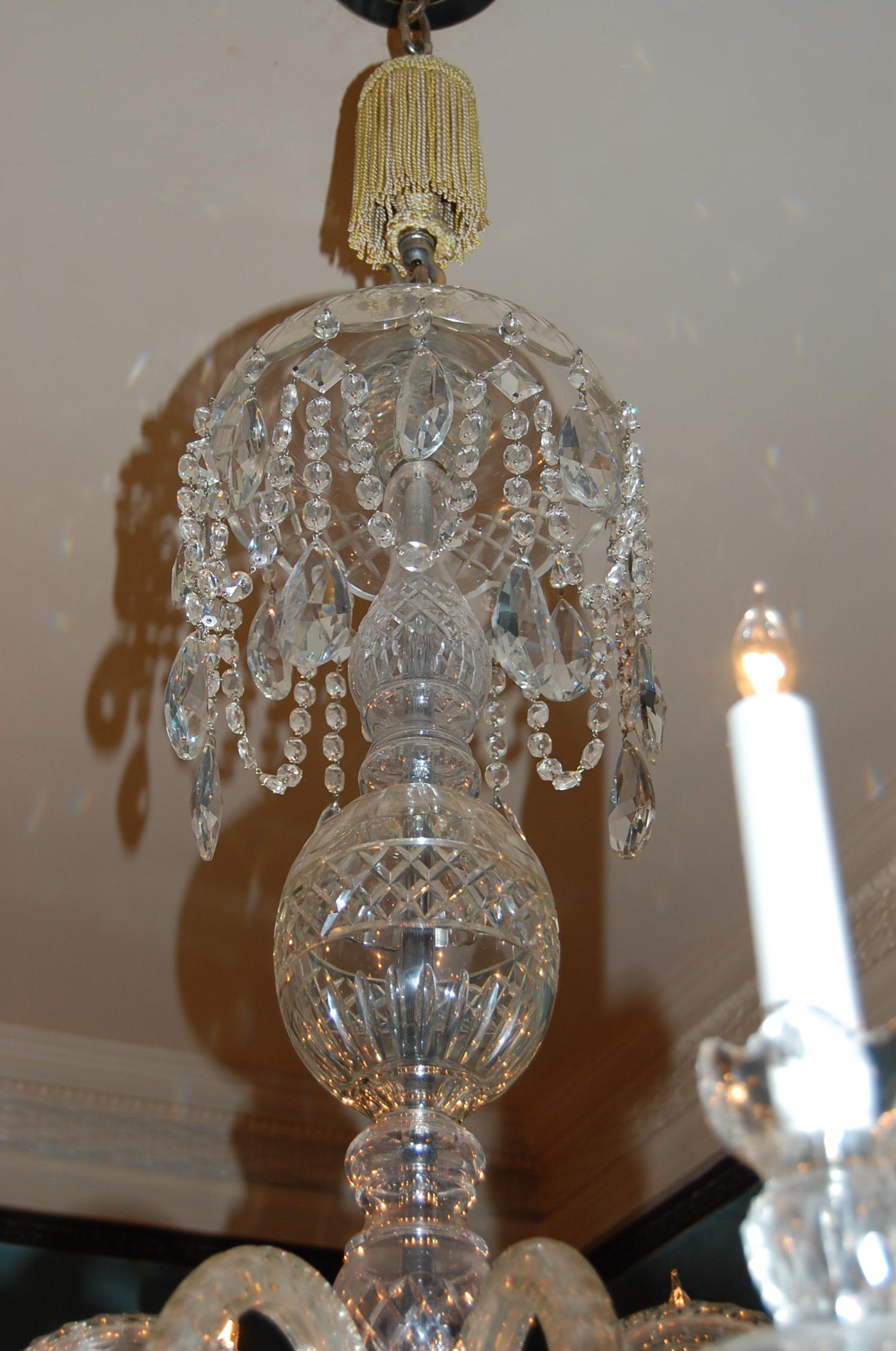 20th Century Waterford Style Georgian Cut Crystal Eight-Light Chandelier, circa 1910 For Sale