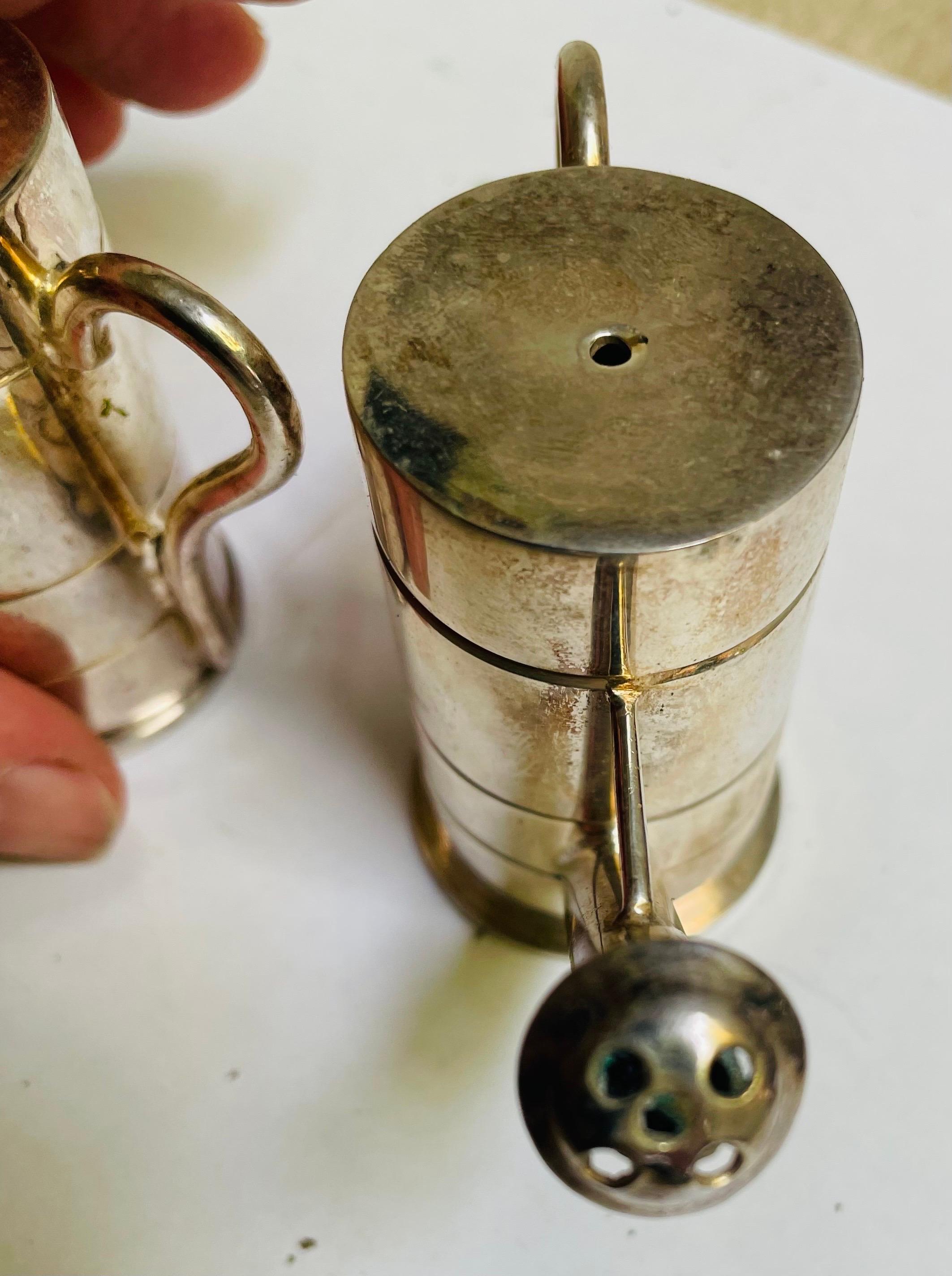 Gießkanne Sprinklerdose Salz- und Pfefferstreuer Paar aus Edelstahl im Angebot 2