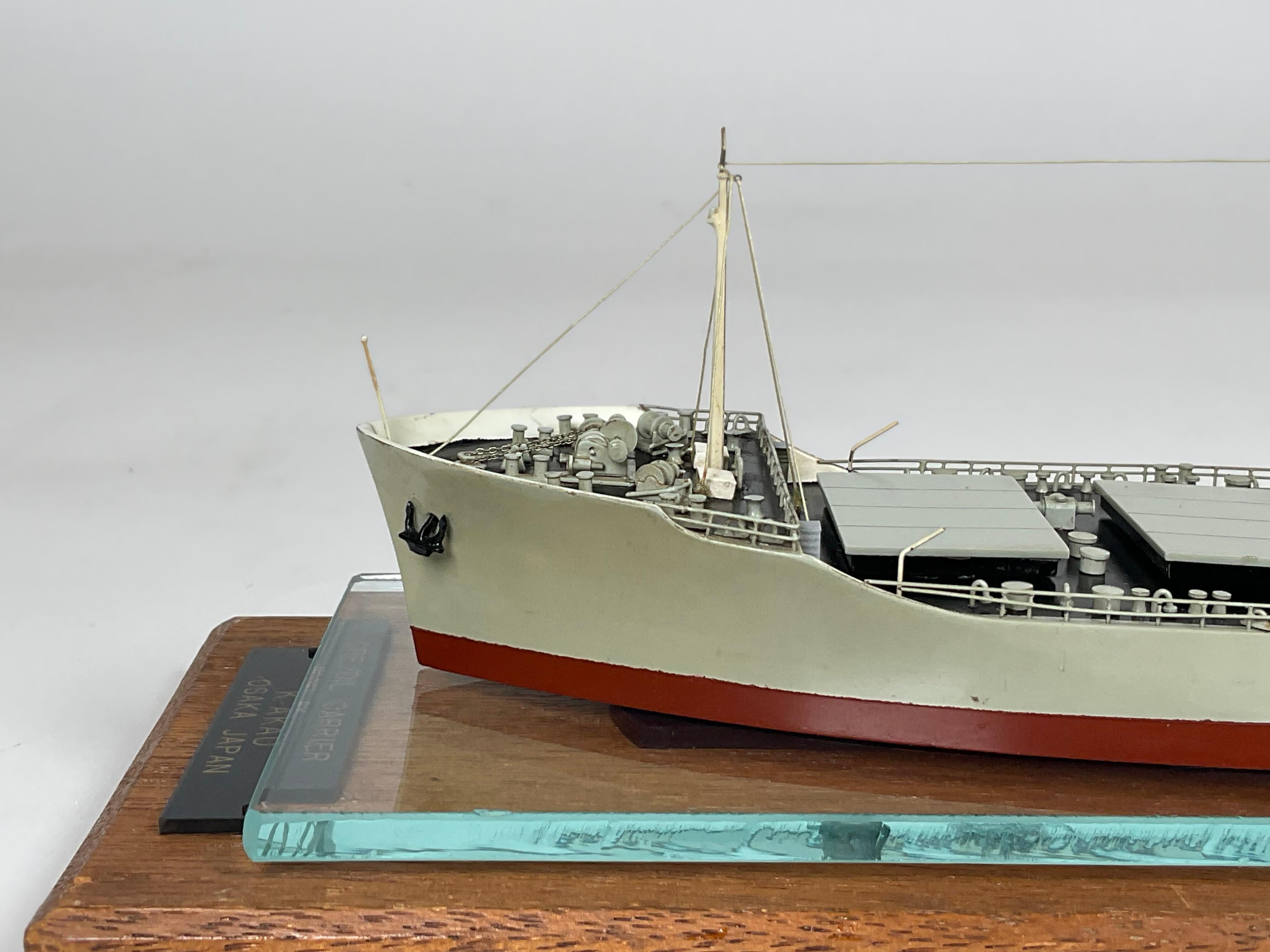 Modèle aquatique d'un porteur d'huile et d' Ore japonais en vente 10