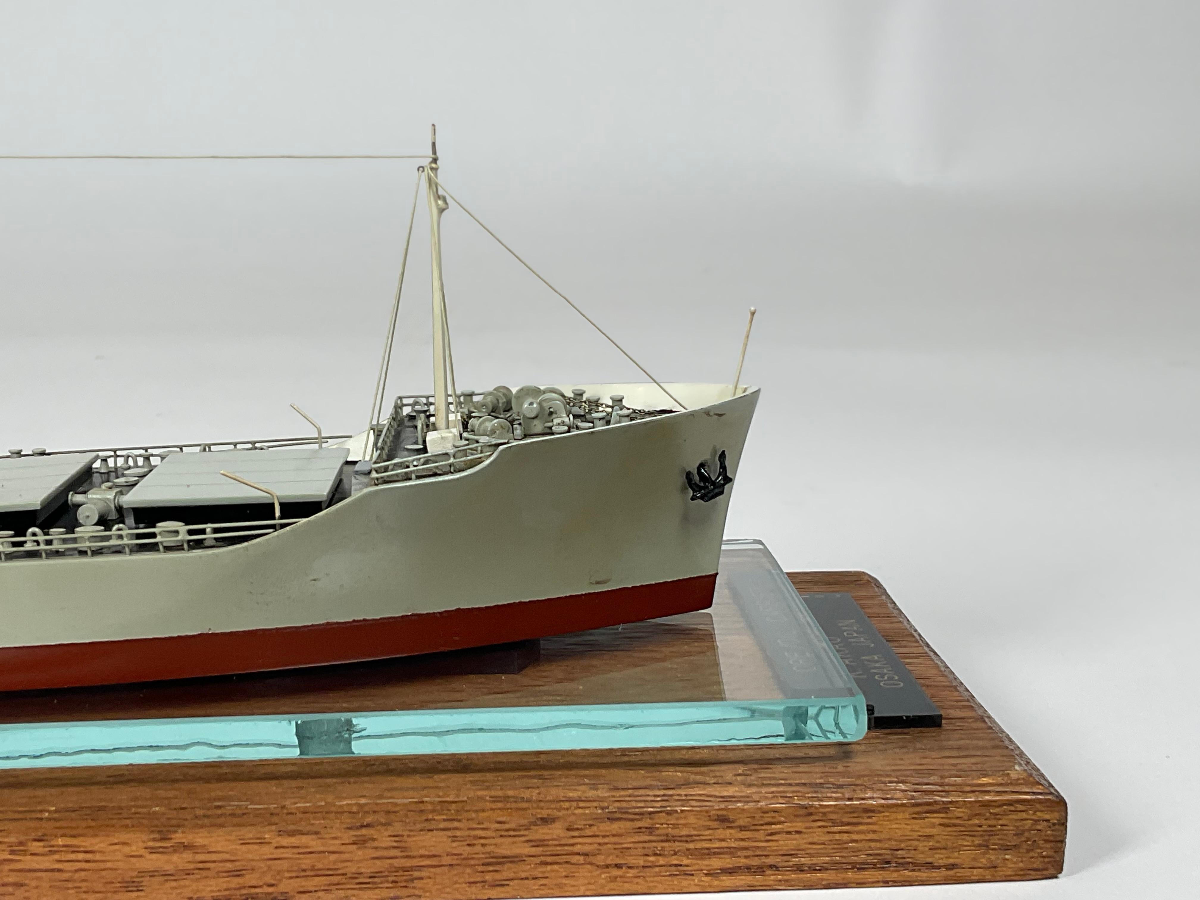 Bois Modèle aquatique d'un porteur d'huile et d' Ore japonais en vente