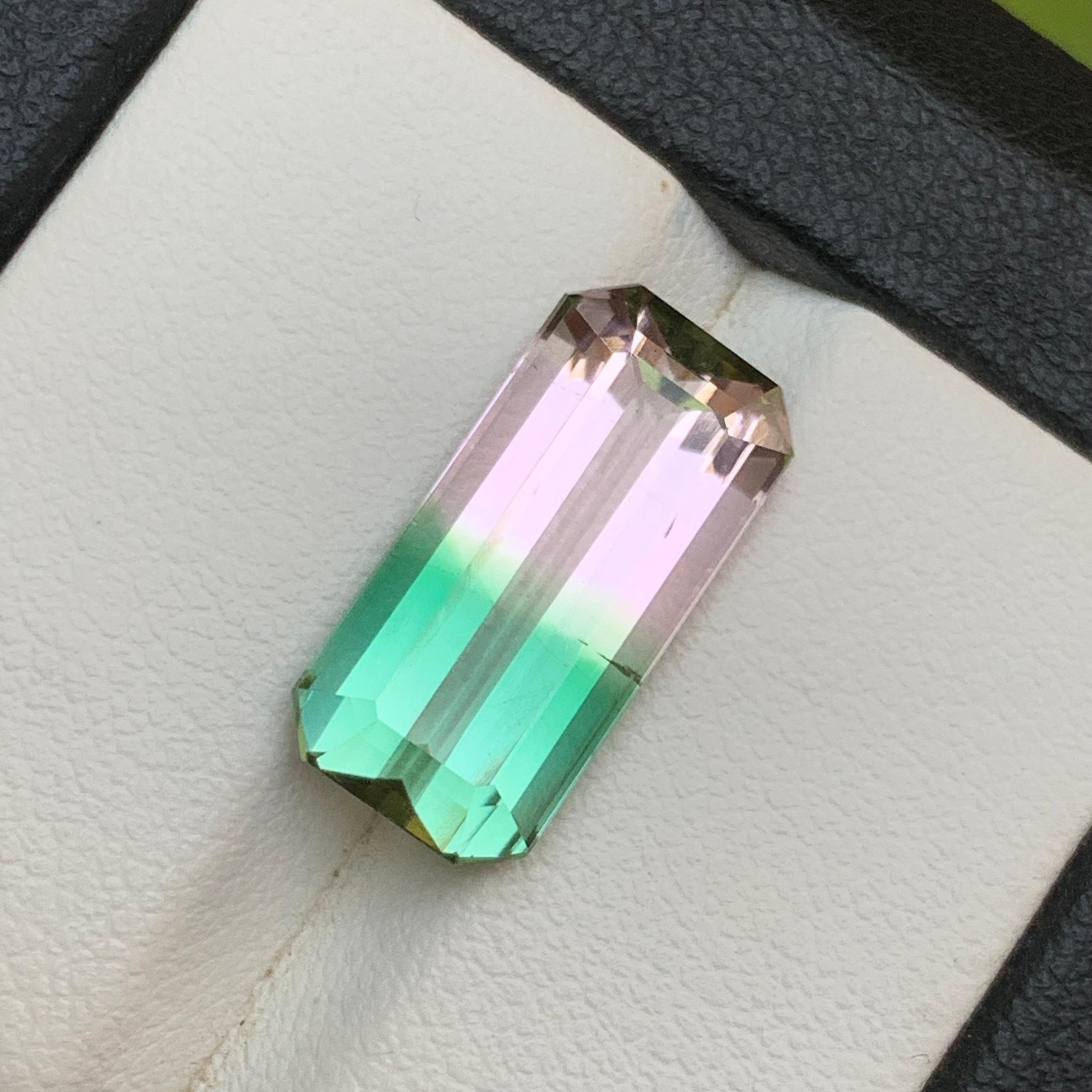 Contemporain Bague tourmaline naturelle melon bicolore taille émeraude de 8.15 carats en vente