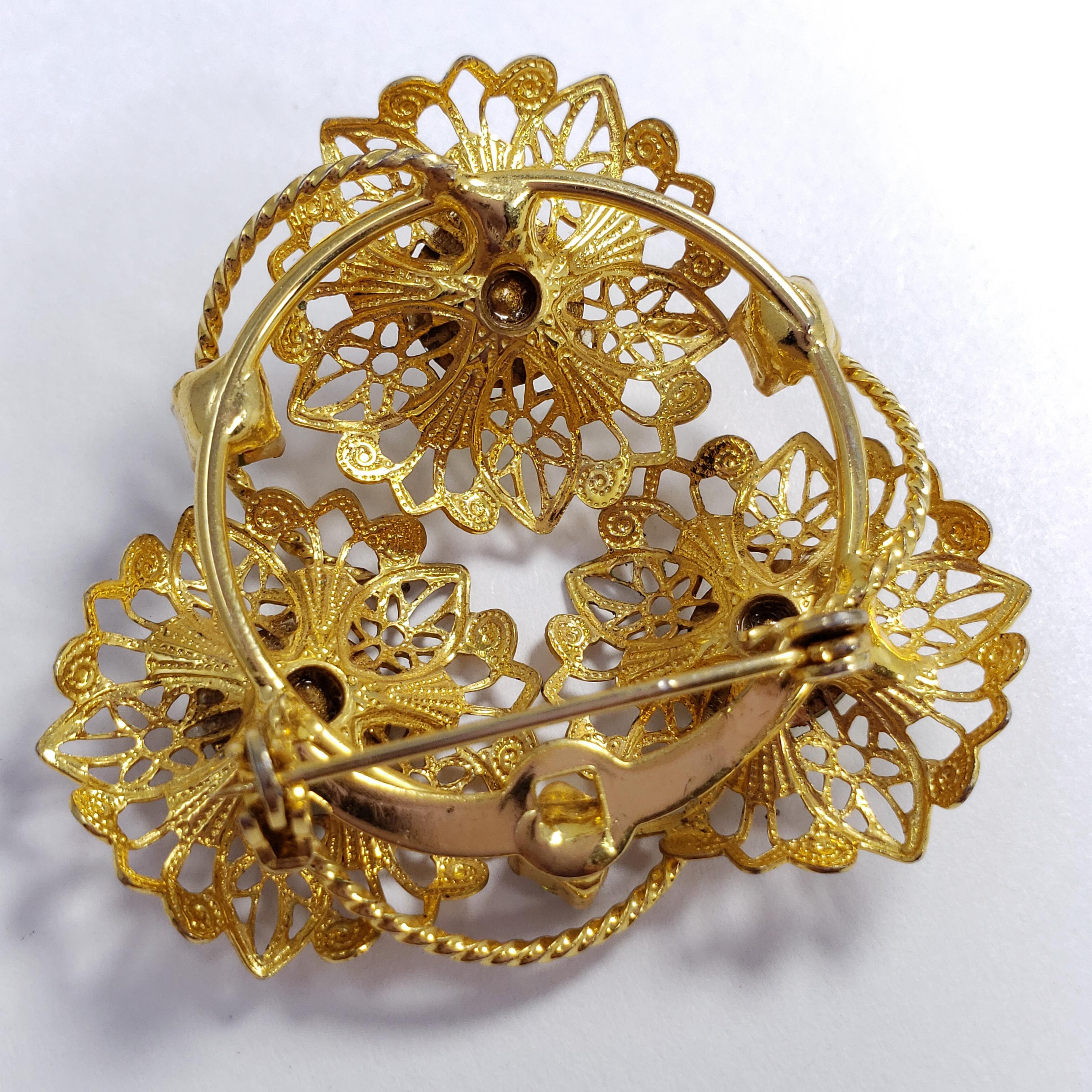 Women's or Men's Watermelon Rivoli Crystal Flower Pin Brooch in Gold, Early-Mid 1900s For Sale