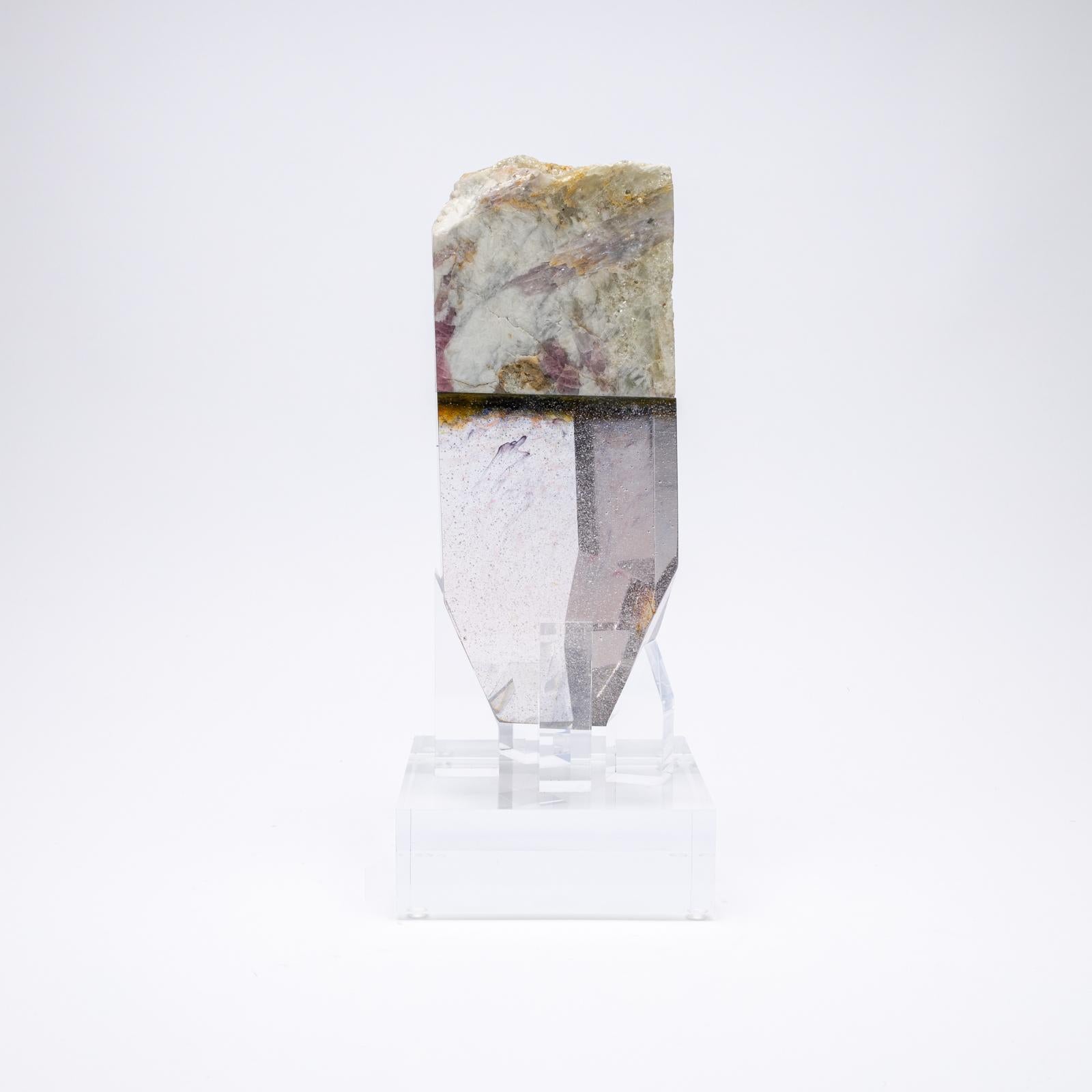 Mexicain Sculpture Fusion en verre de forme organique avec tourmaline melon d'eau et quartz sur acrylique en vente