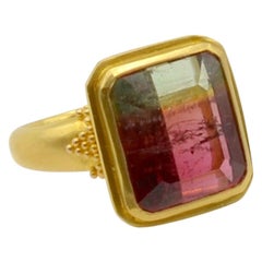 Anello in oro 22 carati con tormalina anguria bi-colore