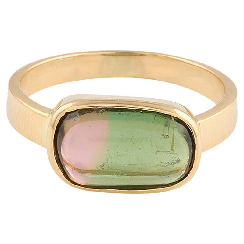 Green Tourmaline Rectangle Ring In 18K Yellow Gold For Sale at 1stDibs