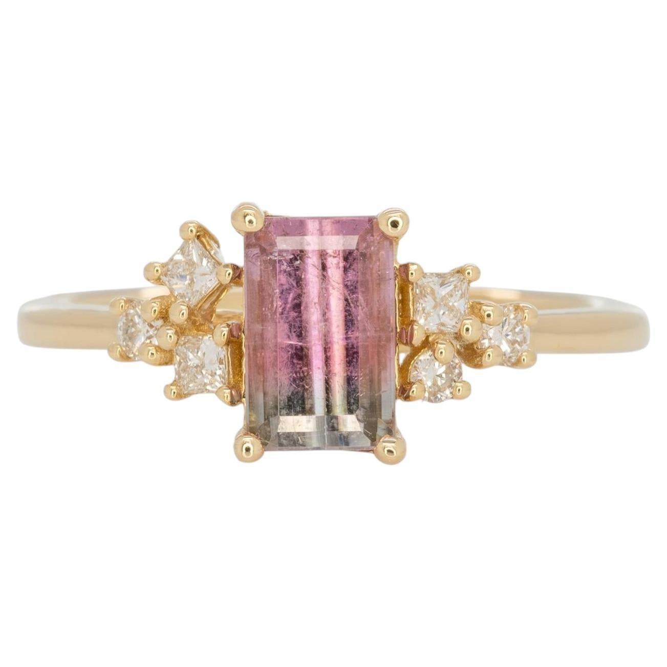 Anello con tormalina anguria e accenti di diamanti naturali: Oro massiccio 14K, 7x4.5mm