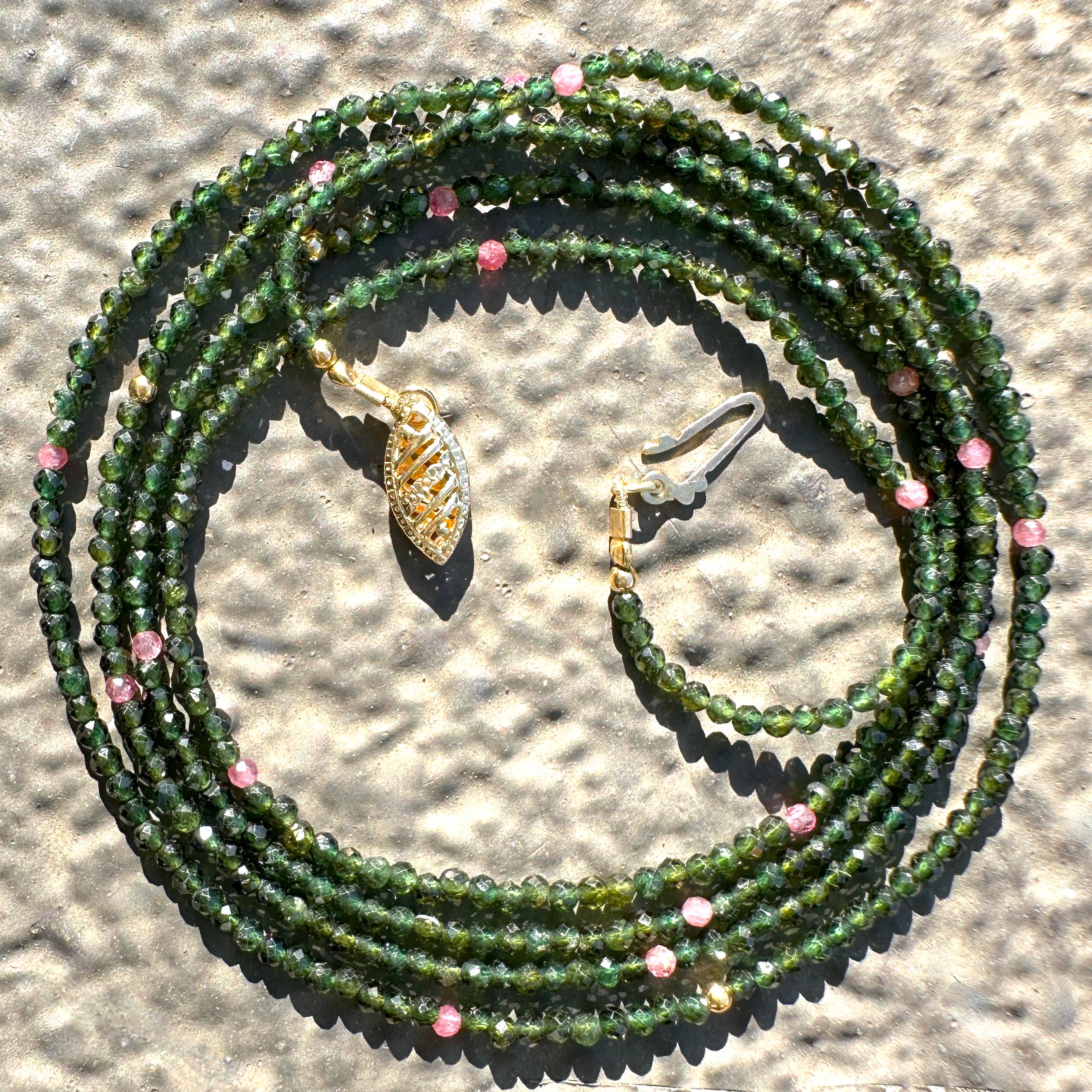 Ciondolo a fetta di tormalina anguria in oro 14K con accenti di diamanti e smeraldi in vendita 6