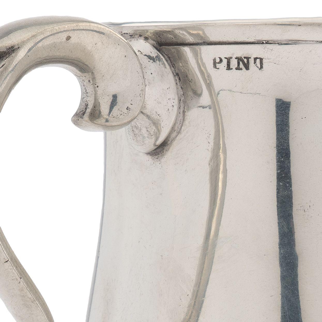 Watts & Harton Tulip Shaped Polished Pewter Mug with Applied Scroll Handle, 1830 For Sale 5