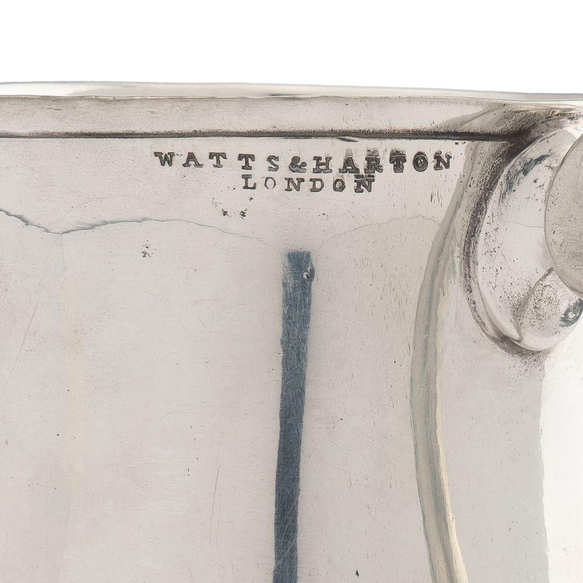 Watts & Harton Tulip Shaped Polished Pewter Mug with Applied Scroll Handle, 1830 For Sale 4