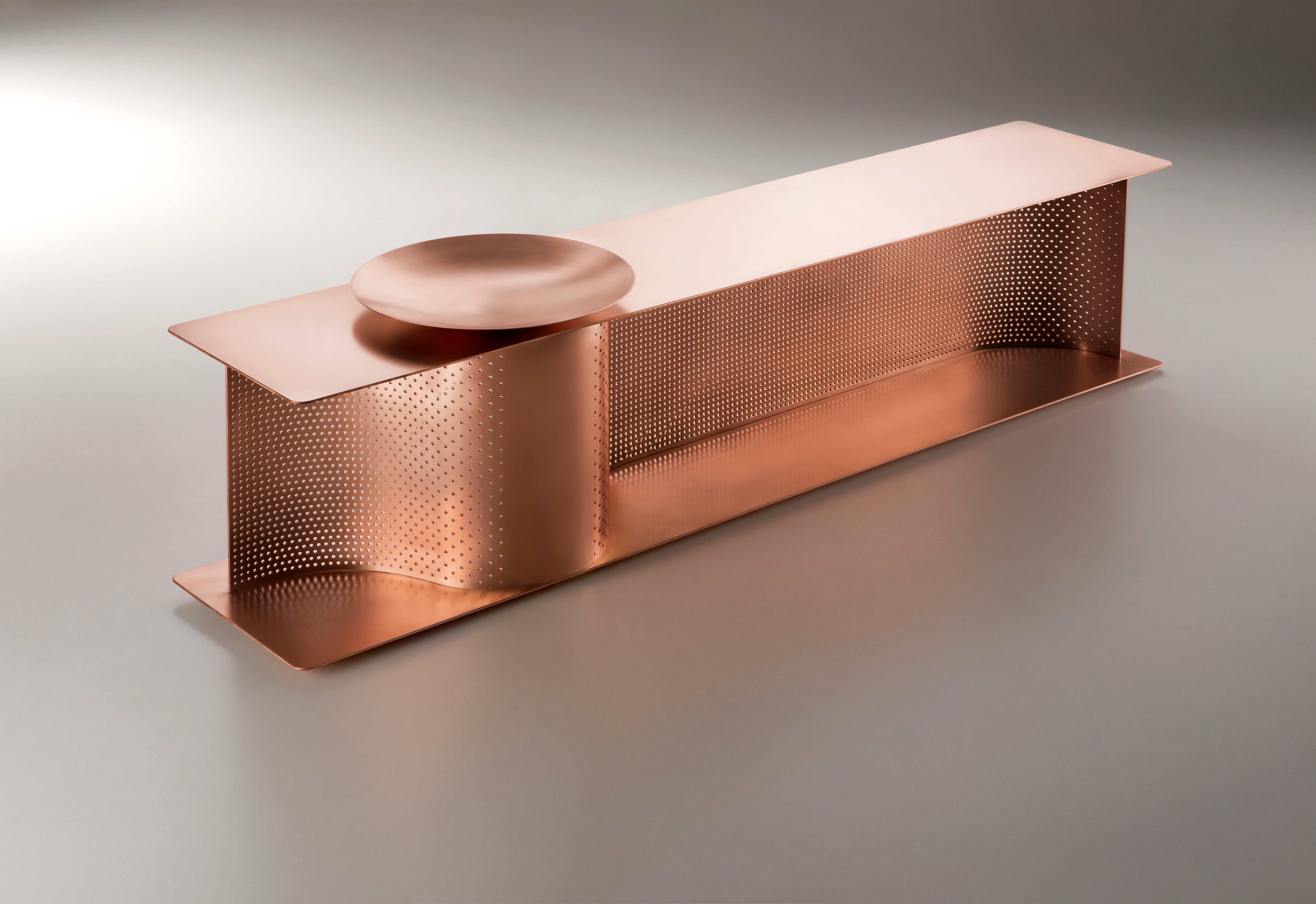 Banco Wave by De Castelli
Dimensiones: An 170 x Pr 35 x Al 41 cm
Materiales: Cobre cepillado
Hay otras versiones disponibles, ponte en contacto con nosotros para cualquier consulta.

Con sus formas esenciales y su suave y sinuoso sentido del