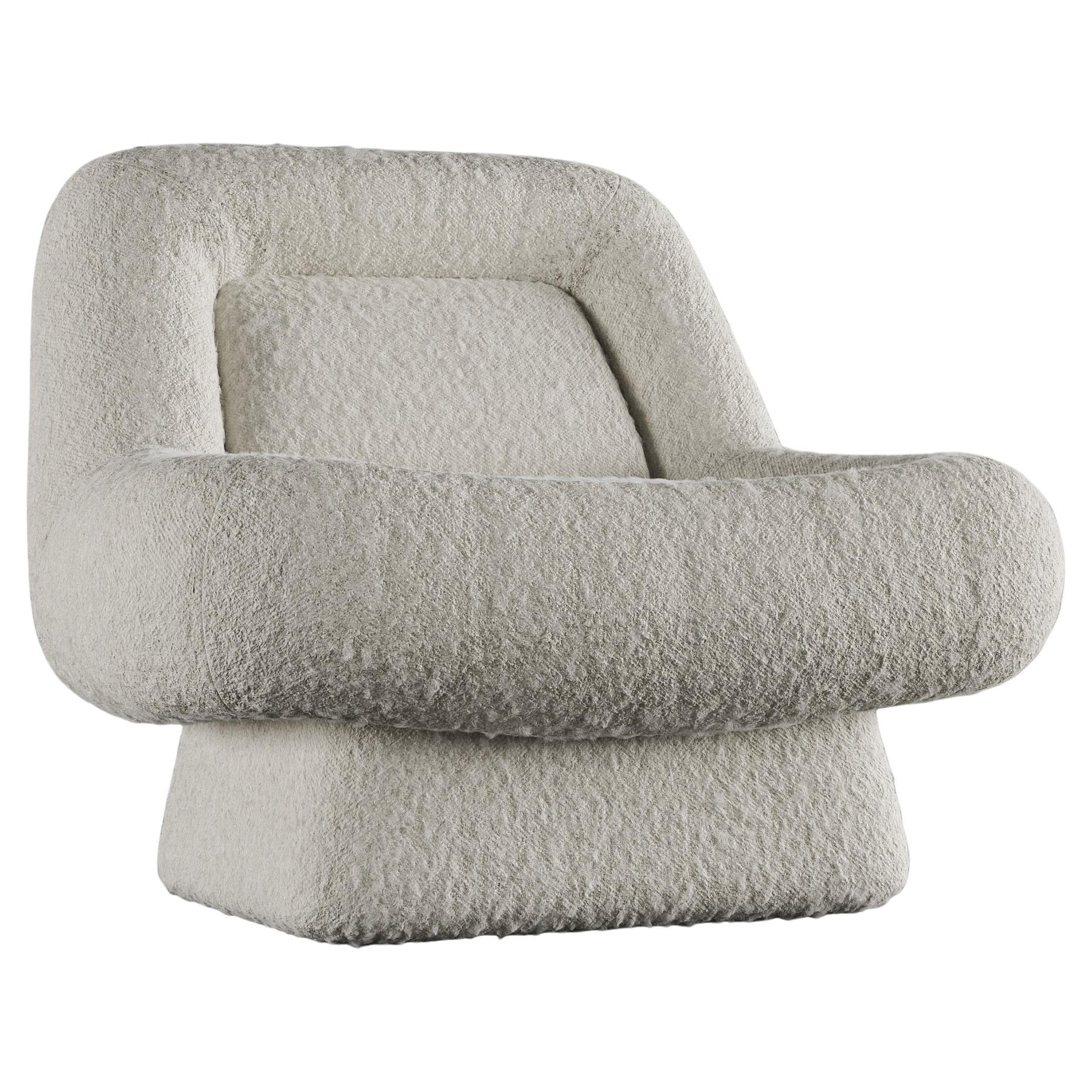 WAVE CHAIR – modernes Design in warmem Weiß mit Wolken Boucle im Angebot