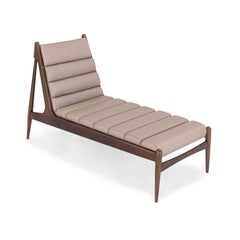 Chaise Lounge in Imbuia Wood and Beige Leather Upholstery - Wave Collection