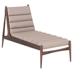Chaise Lounge in Imbuia Wood and Beige Leather Upholstery - Wave Collection