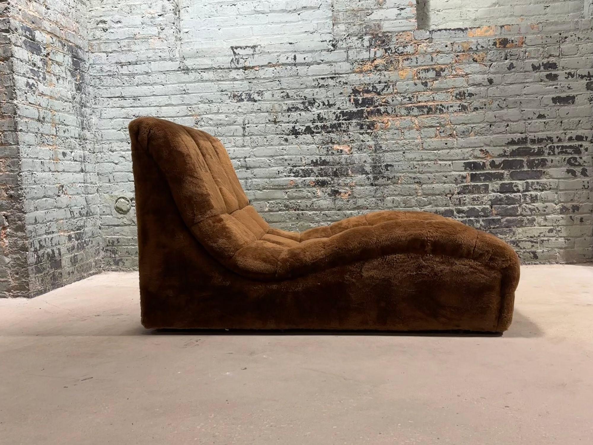 American Wave Chaise Lounge Chair Style of Adrian Pearsall, 1960 For Sale