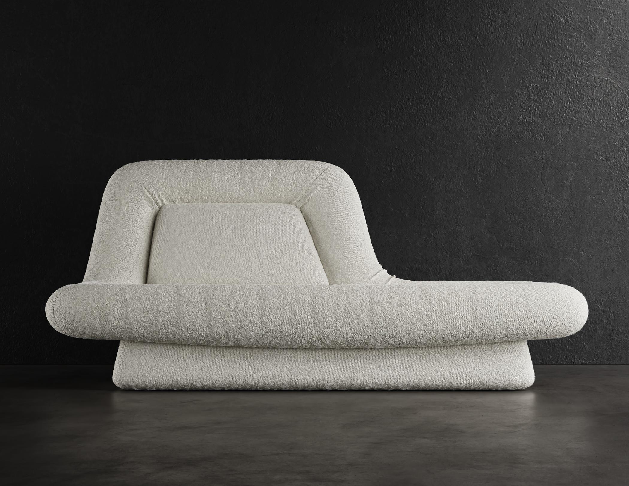WAVE CHAISE LOUNGE - Modern Design in Cloud Boucle in Warm White In New Condition For Sale In Laguna Niguel, CA