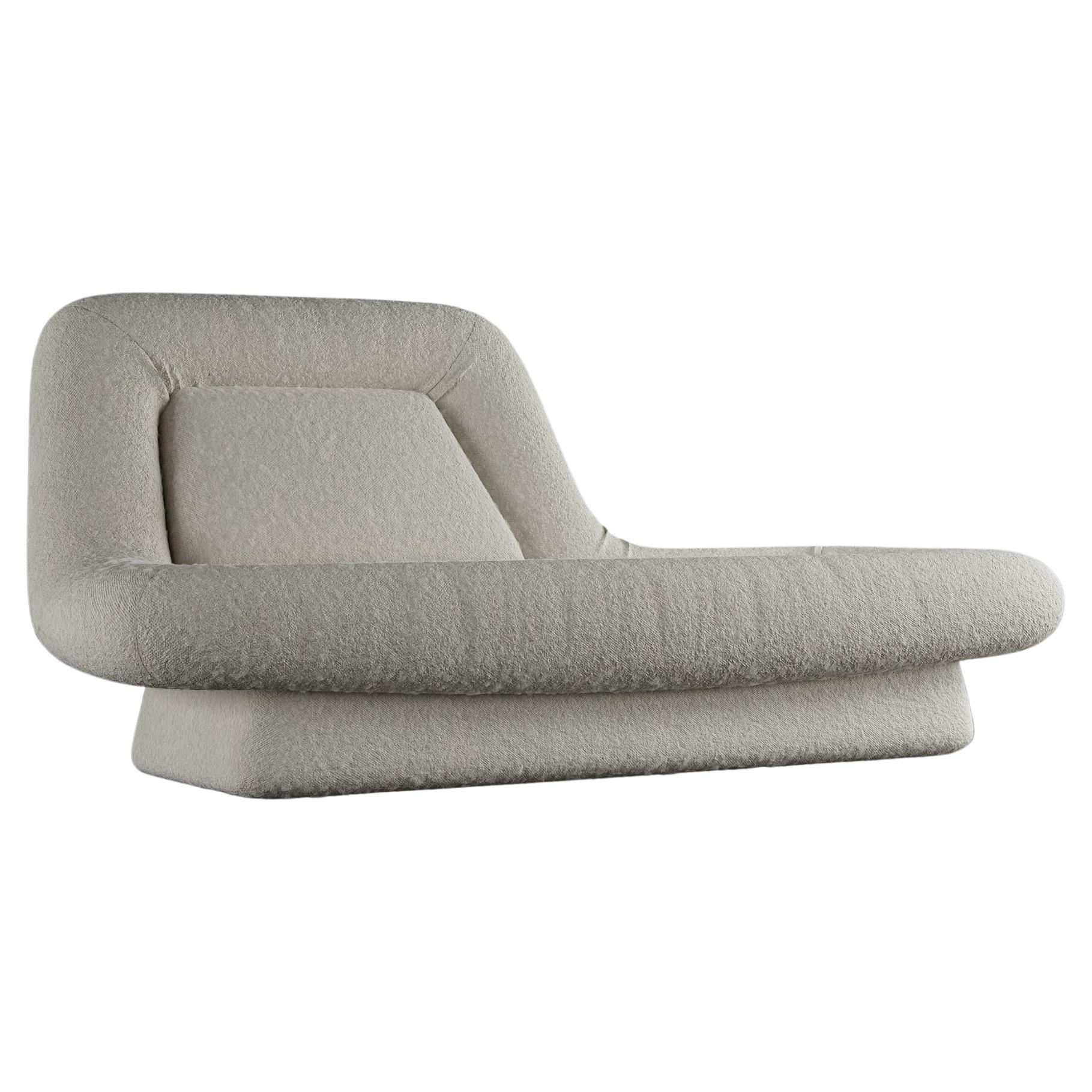 WAVE CHAISE LOUNGE - Modern Design in Cloud Boucle in Warm White