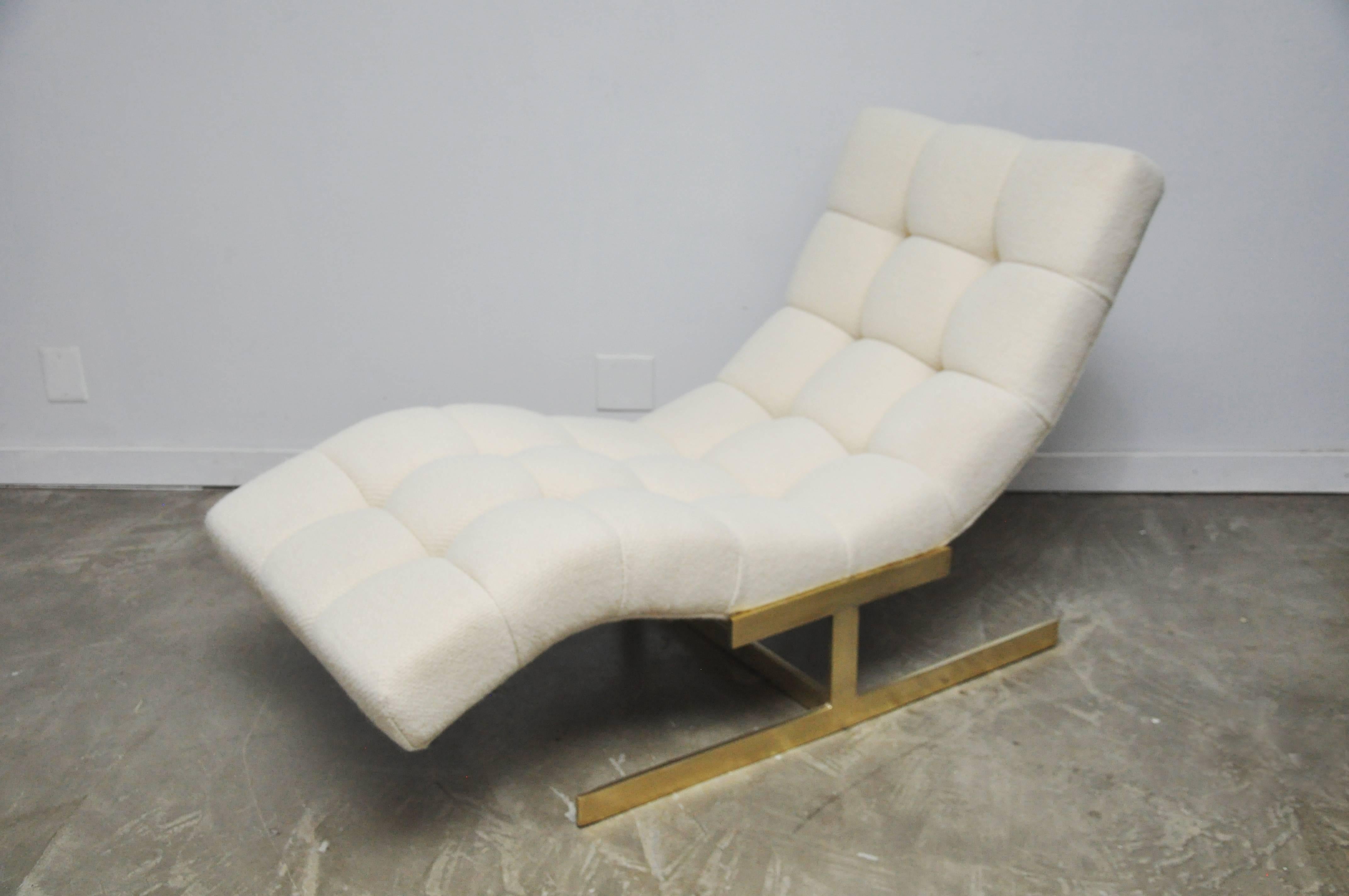 Wave chaise on brass base. Fully restored in beautiful fabric, which is nicely complimented by the polished brass base.