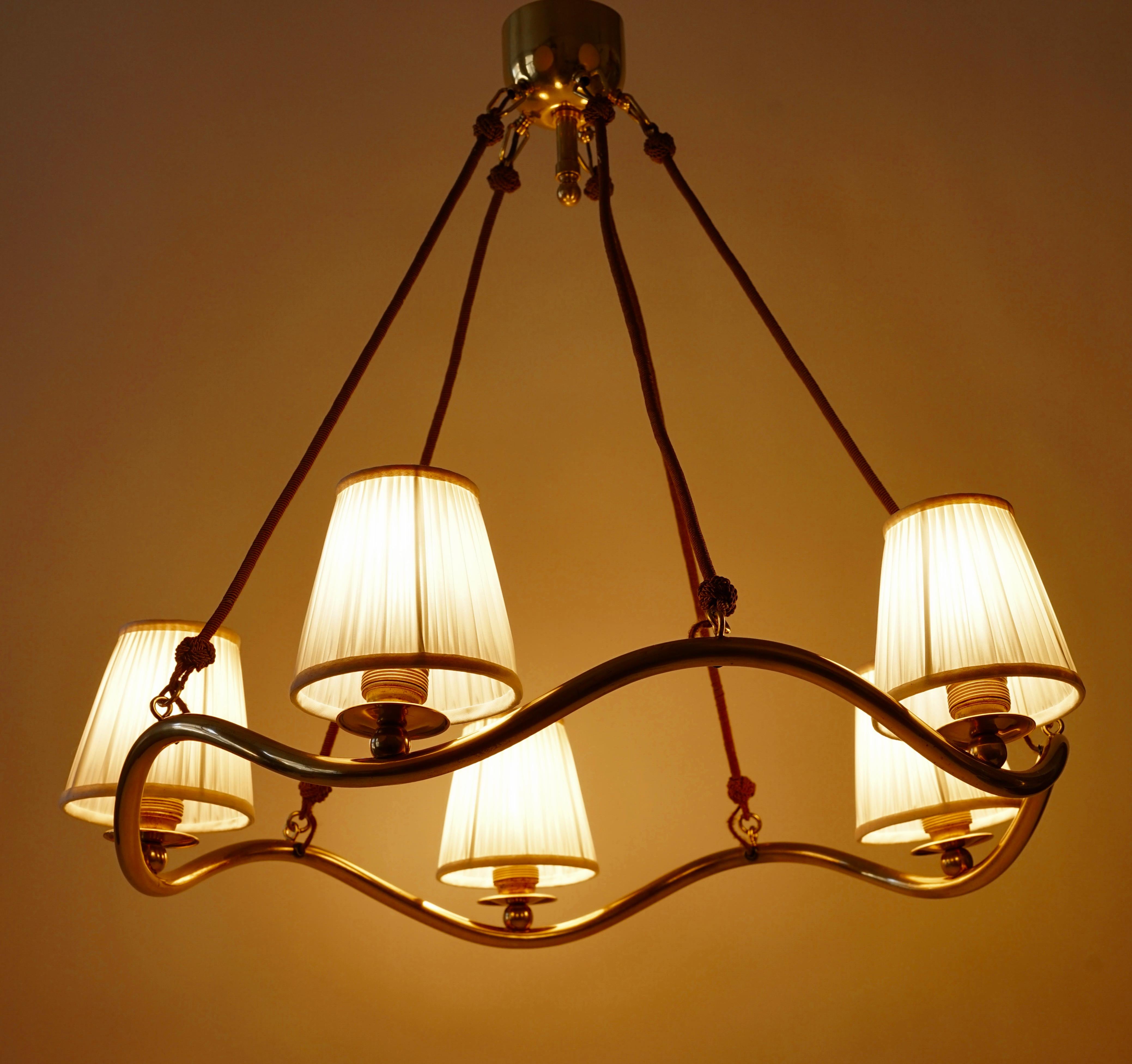 Lustre Wave en laiton avec abat-jour en soie, Design, Oswald Haerdtl, Autriche 1934 en vente 6