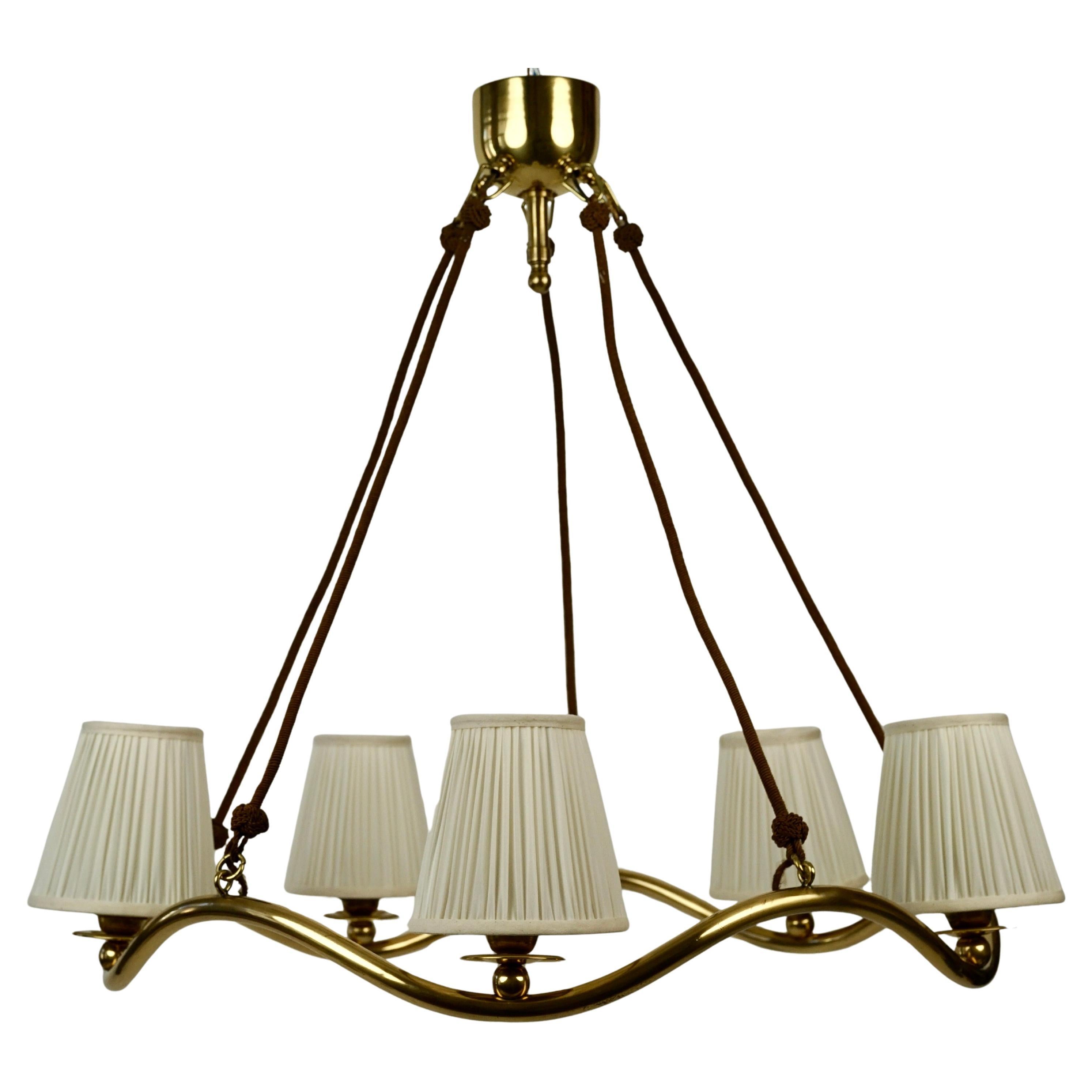 Lampadario Wave in ottone con paralumi in seta, Design, Oswald Haerdtl, Austria 1934