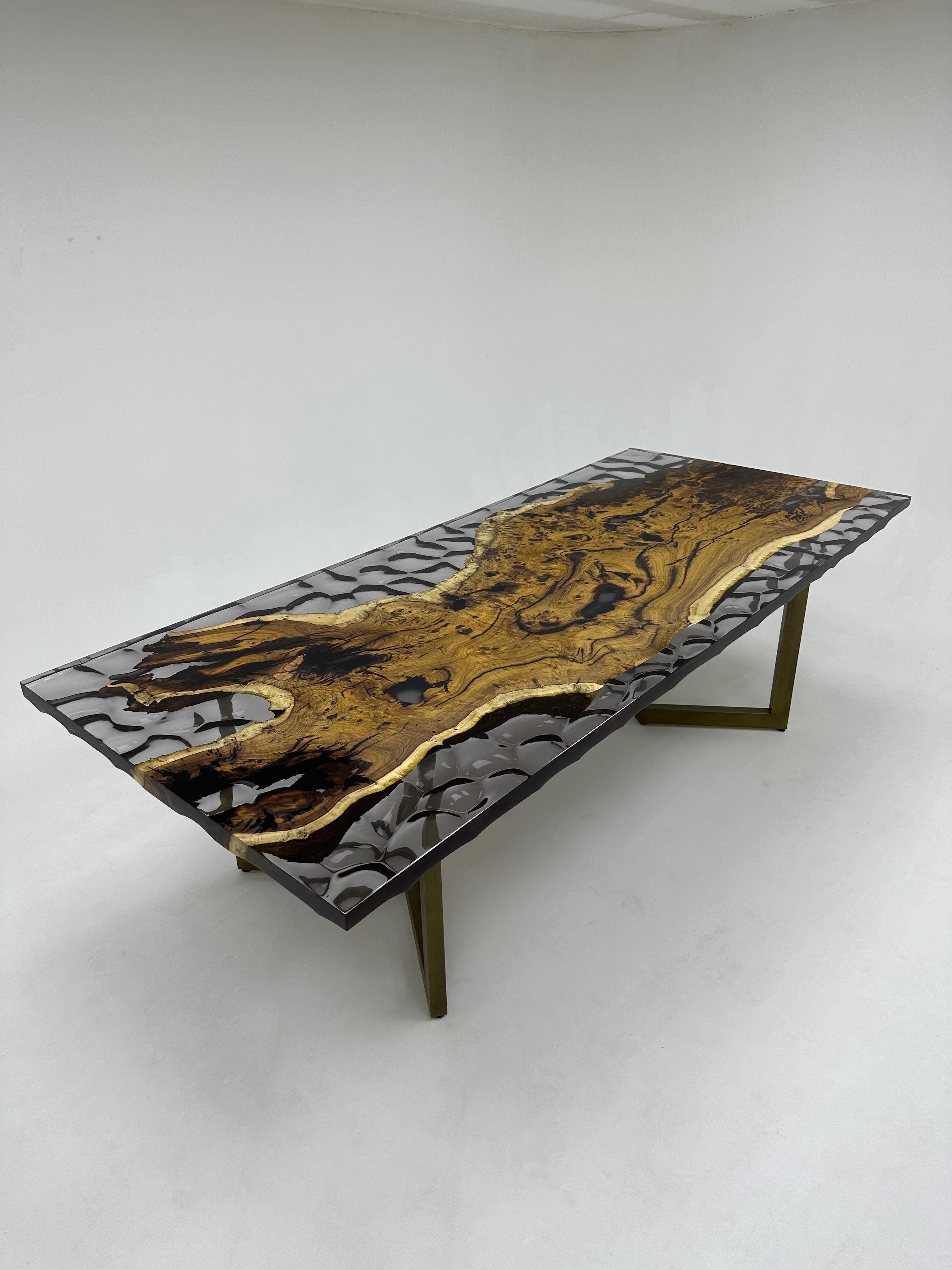 Wave Design Ancient Hackberry Wood Epoxy Resin Table In New Condition For Sale In İnegöl, TR