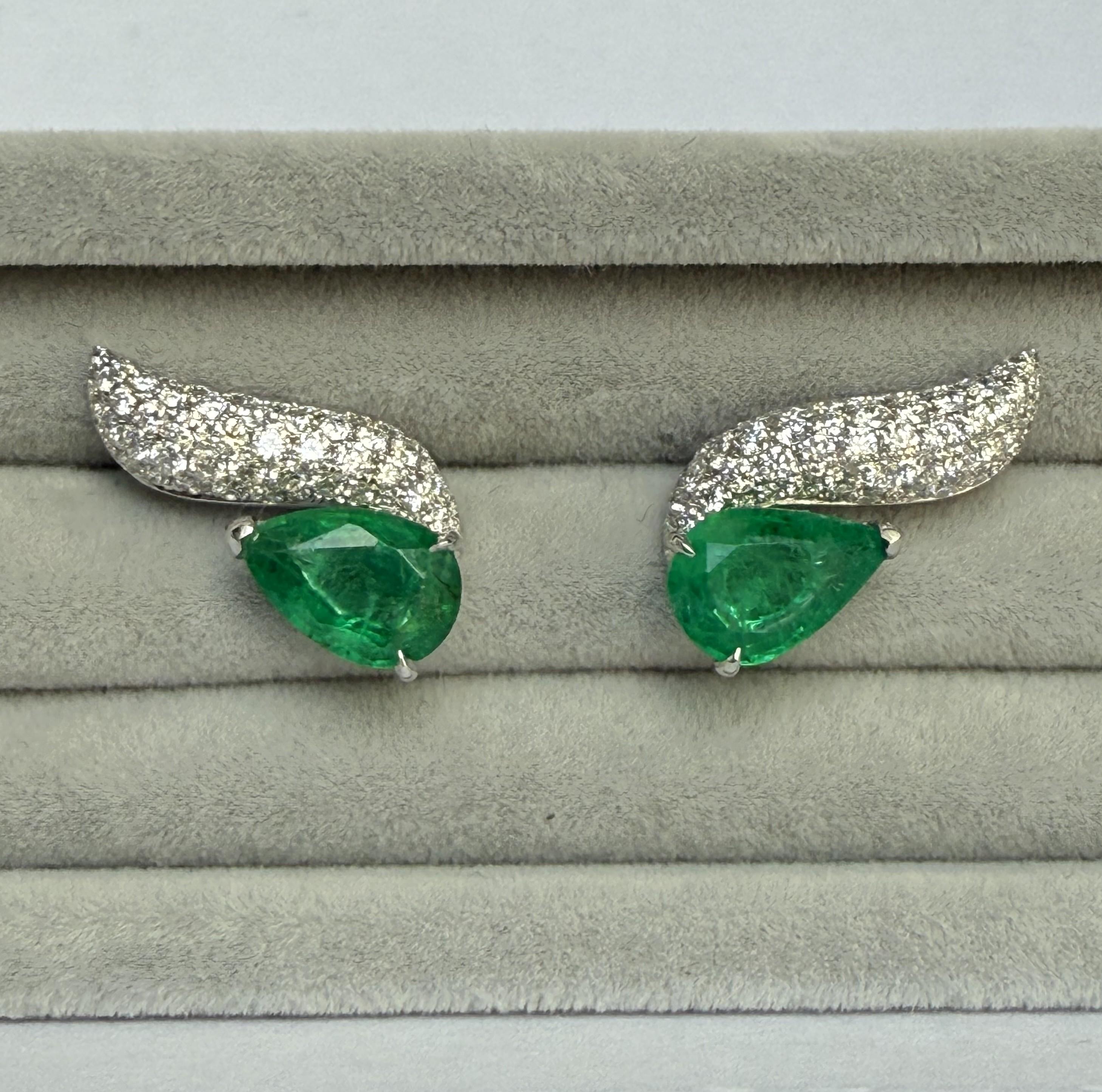Clean lines and modern elegance with heirloom quality! True to Rinoor's promise of sourcing the finest gemstones and blending them with exceptional craftsmanship, these earrings are designed to become timeless heirlooms for the modern woman.