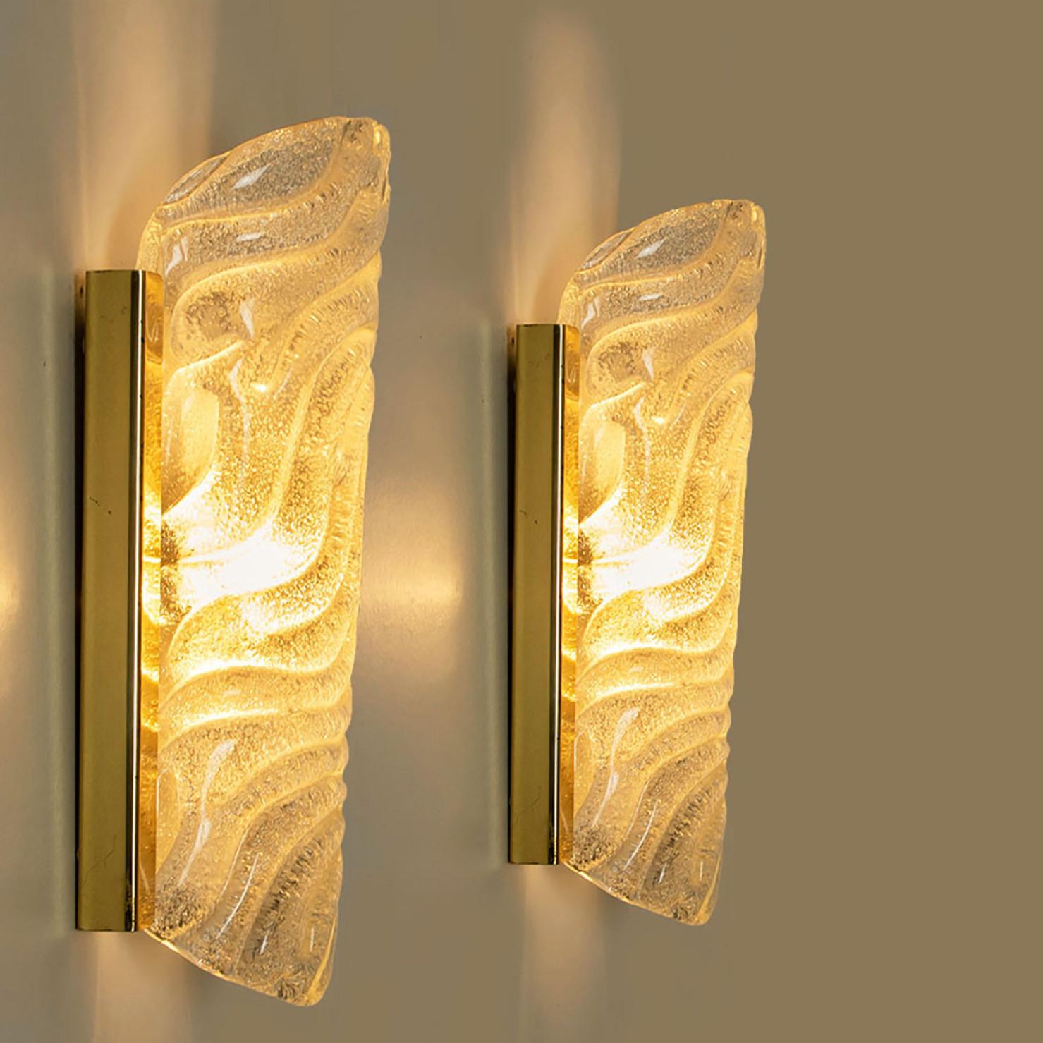 Wave Glass and Brass Wall Lights Sconces by Glashütte Limburg, 1960s In Good Condition For Sale In Rijssen, NL