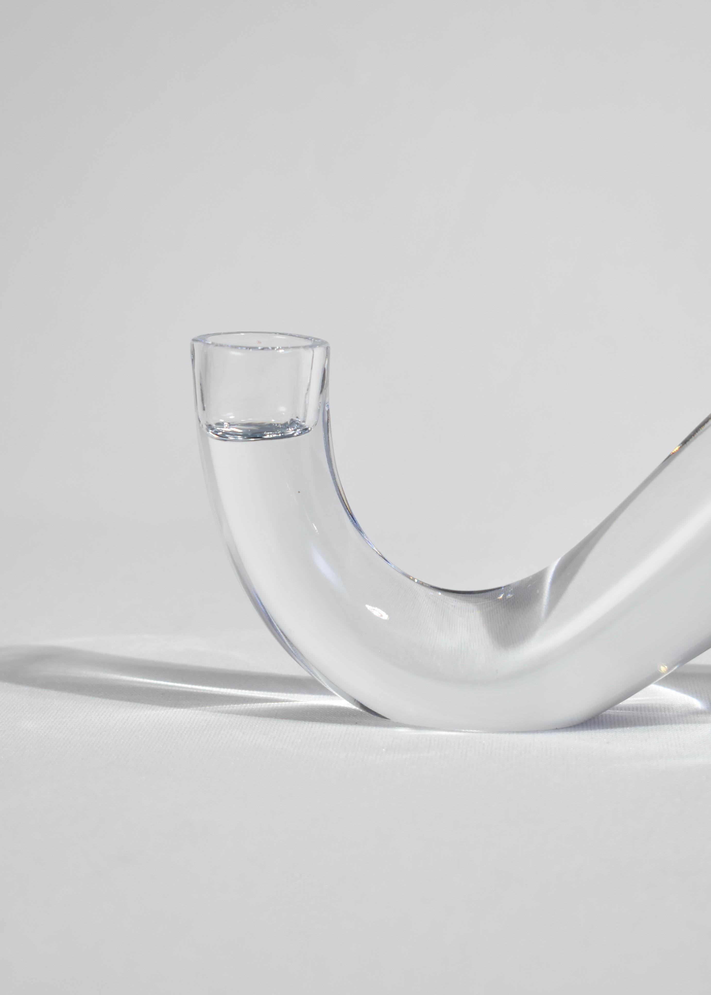 Set di due candelabri scultorei in vetro spesso a forma di onda. Sulla base c'è il timbro Rosenthal Studio A Linee Studio.