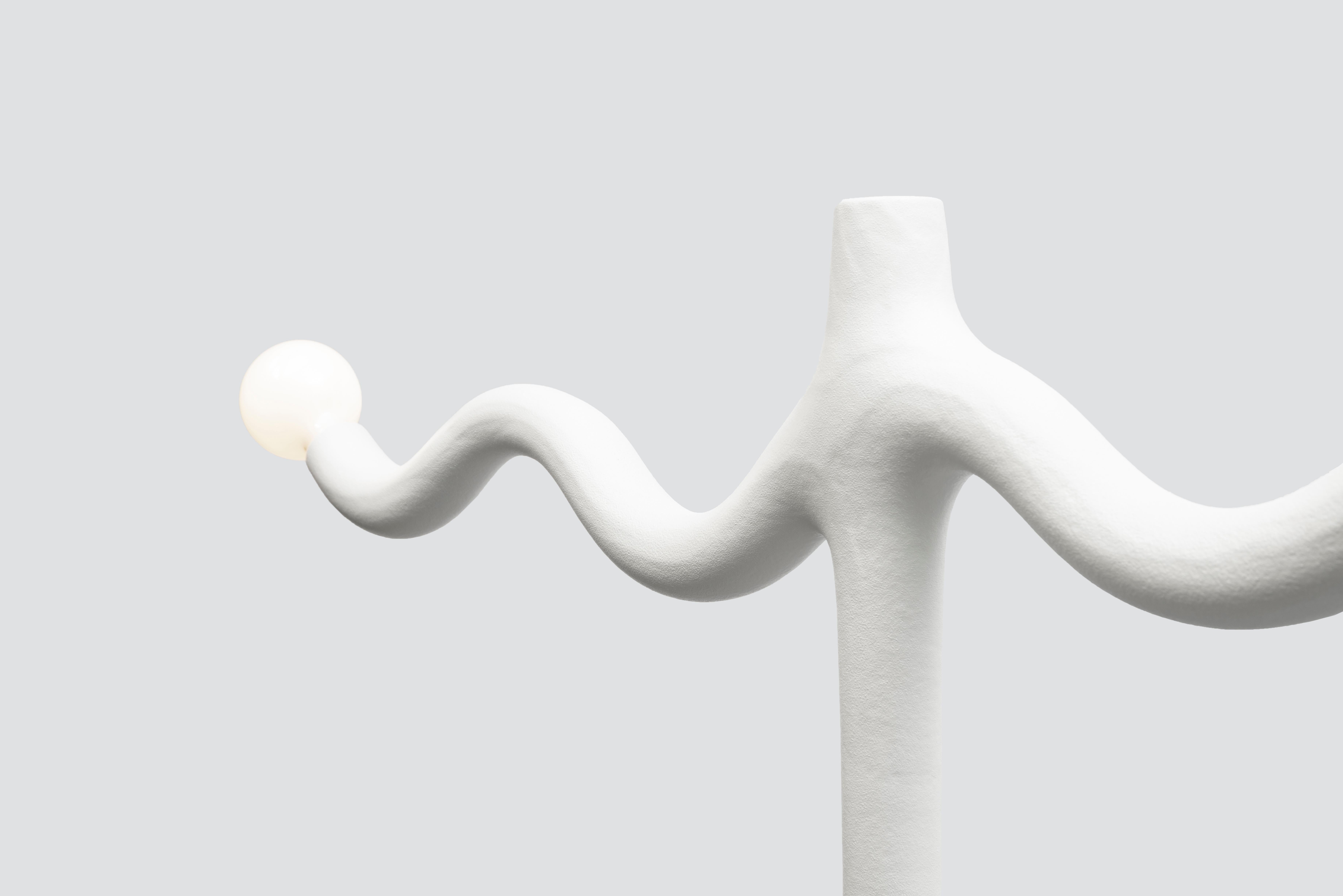 Moderne Lampadaire contemporain en forme de vague sur bâtons en vente