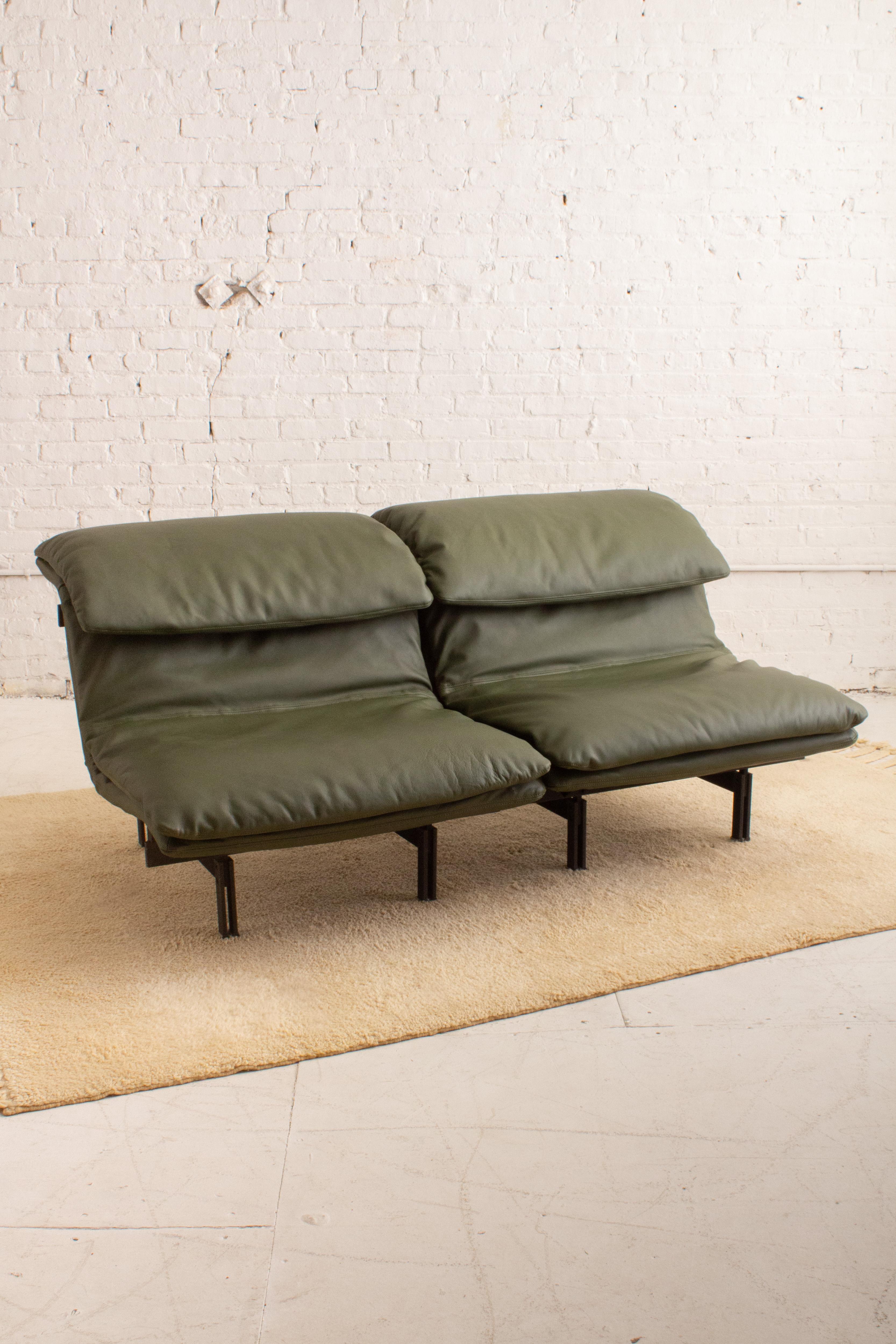 Wave Lounge Chair by Giovanni Offredi for Saporiti For Sale 4