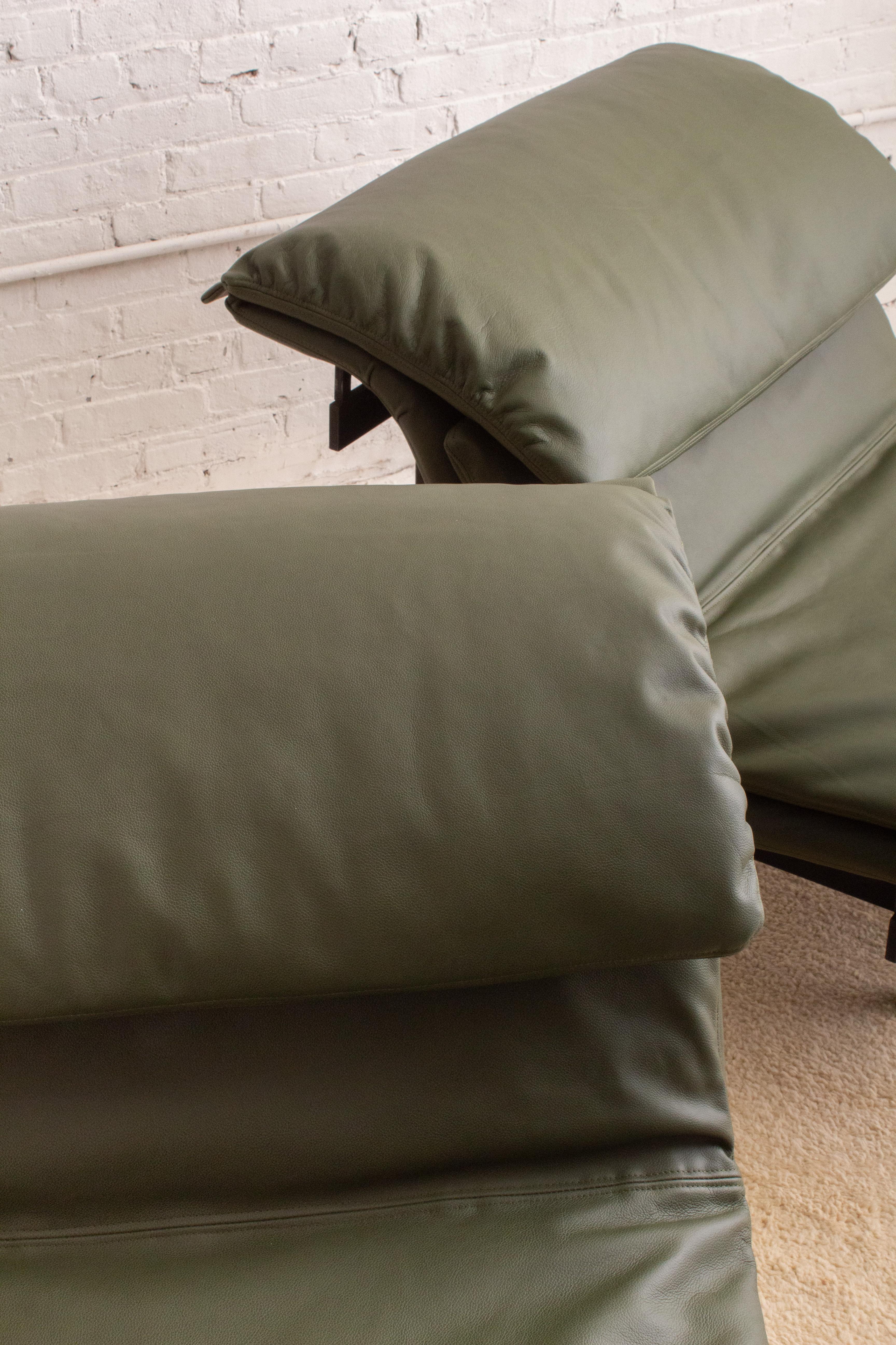 Wave Lounge Chair by Giovanni Offredi for Saporiti For Sale 6