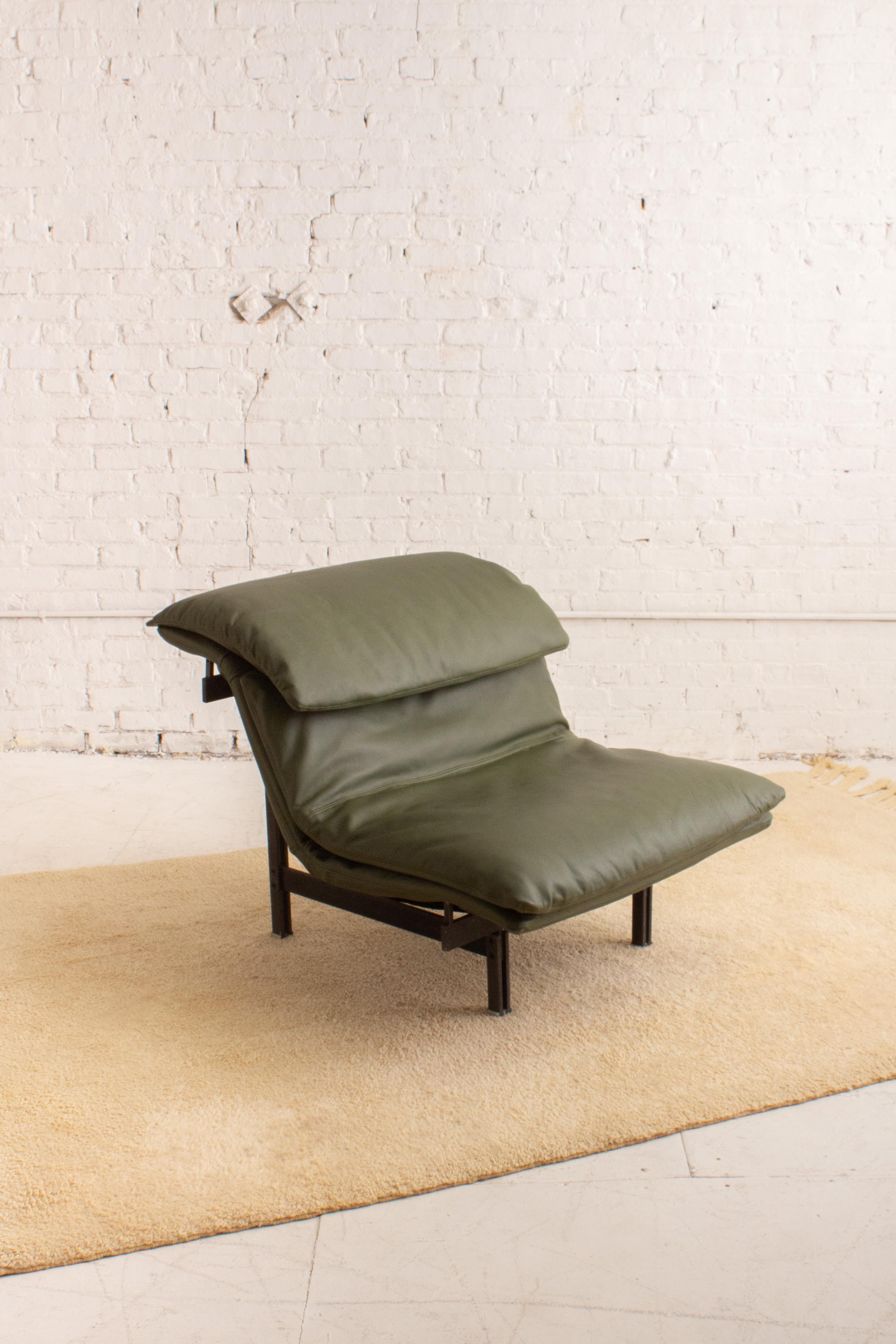 Wave Lounge Chair by Giovanni Offredi for Saporiti For Sale 8