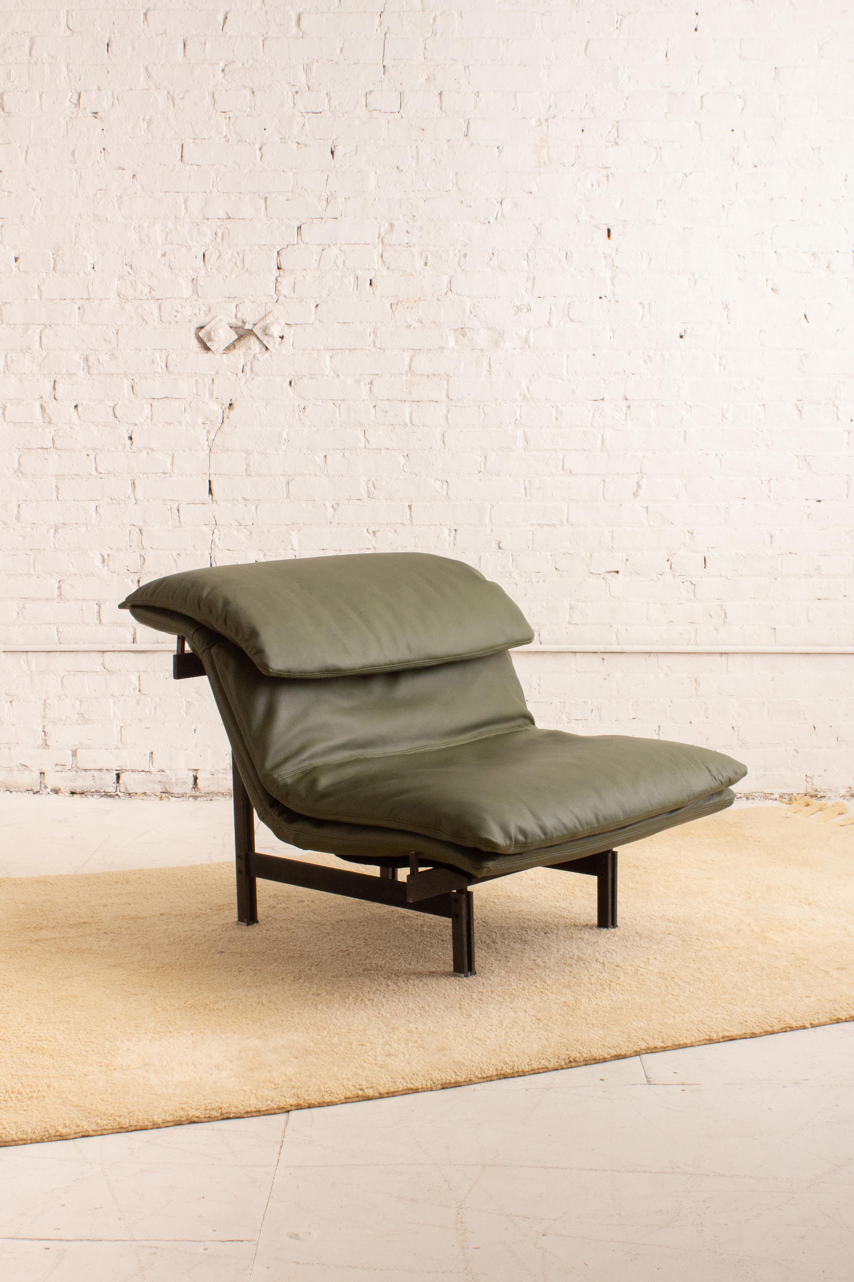 Wave Lounge Chair by Giovanni Offredi for Saporiti For Sale 9