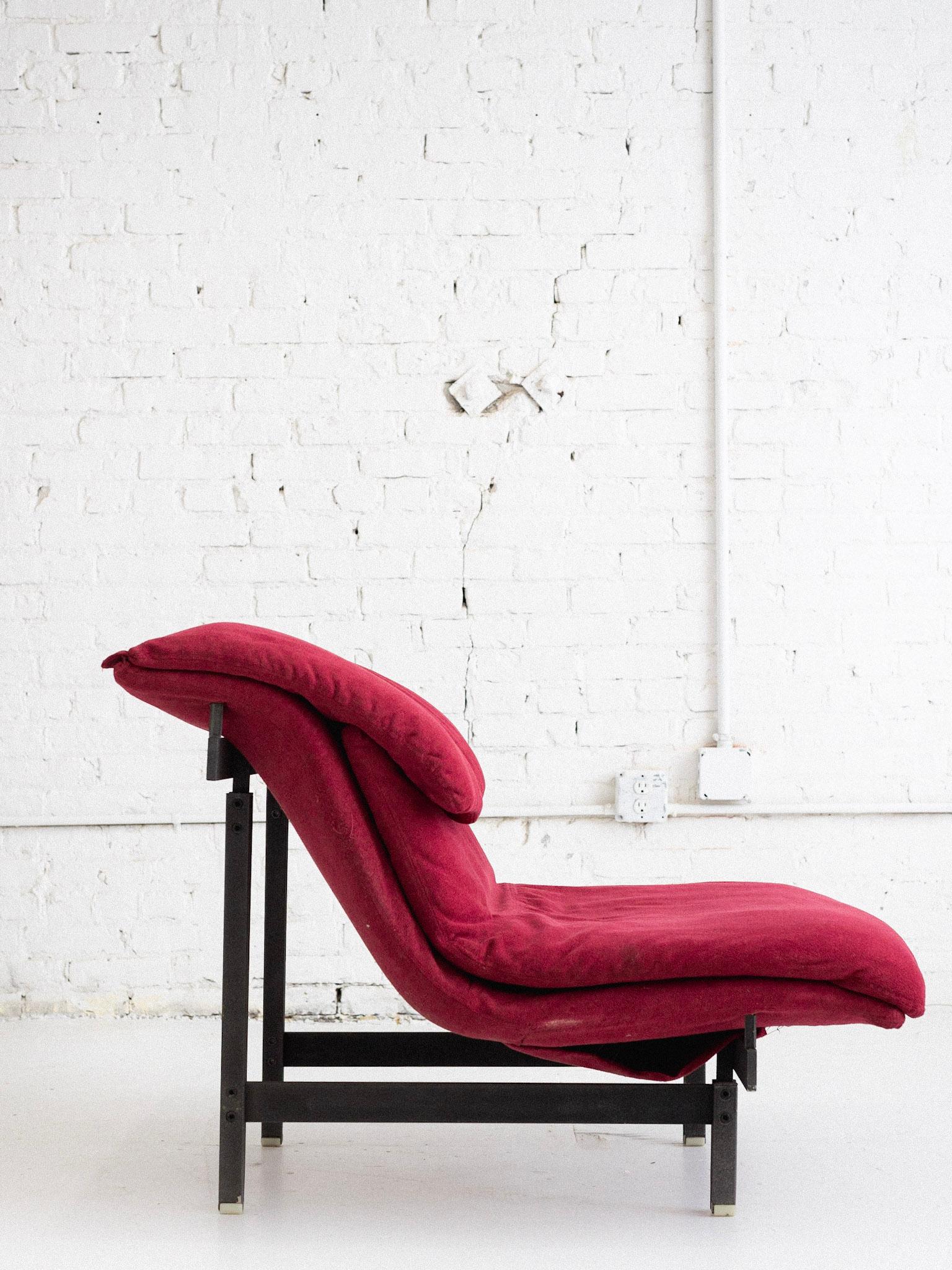 Italian Wave Lounge Chair by Giovanni Offredi for Saporiti For Sale