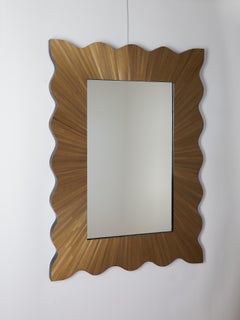 Espejo ondulado de marquetería de paja al estilo de Jean-Michel Frank