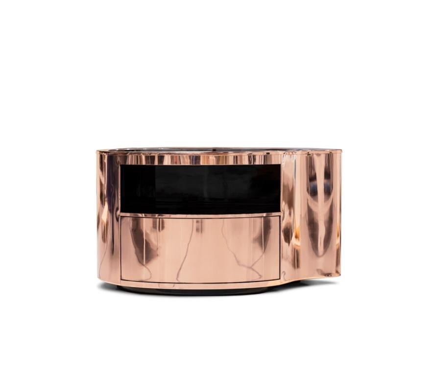 True classics never fail to make an impression and this is certainly the case for the Wave Nightstand from Boca do Lobo. Nowadays, the traditional bedside table is no longer the only way to decorate the bedroom; recently bedside tables are taking