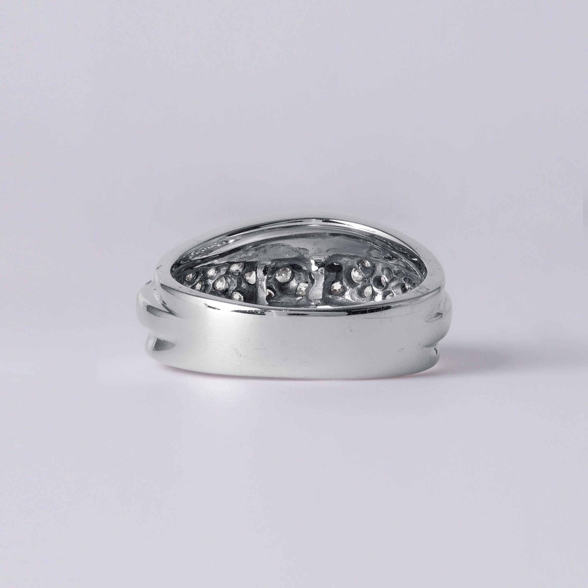 Anello Wave of Diamonds in oro bianco 14K con pavé di diamanti da 0,72 carati in vendita 2