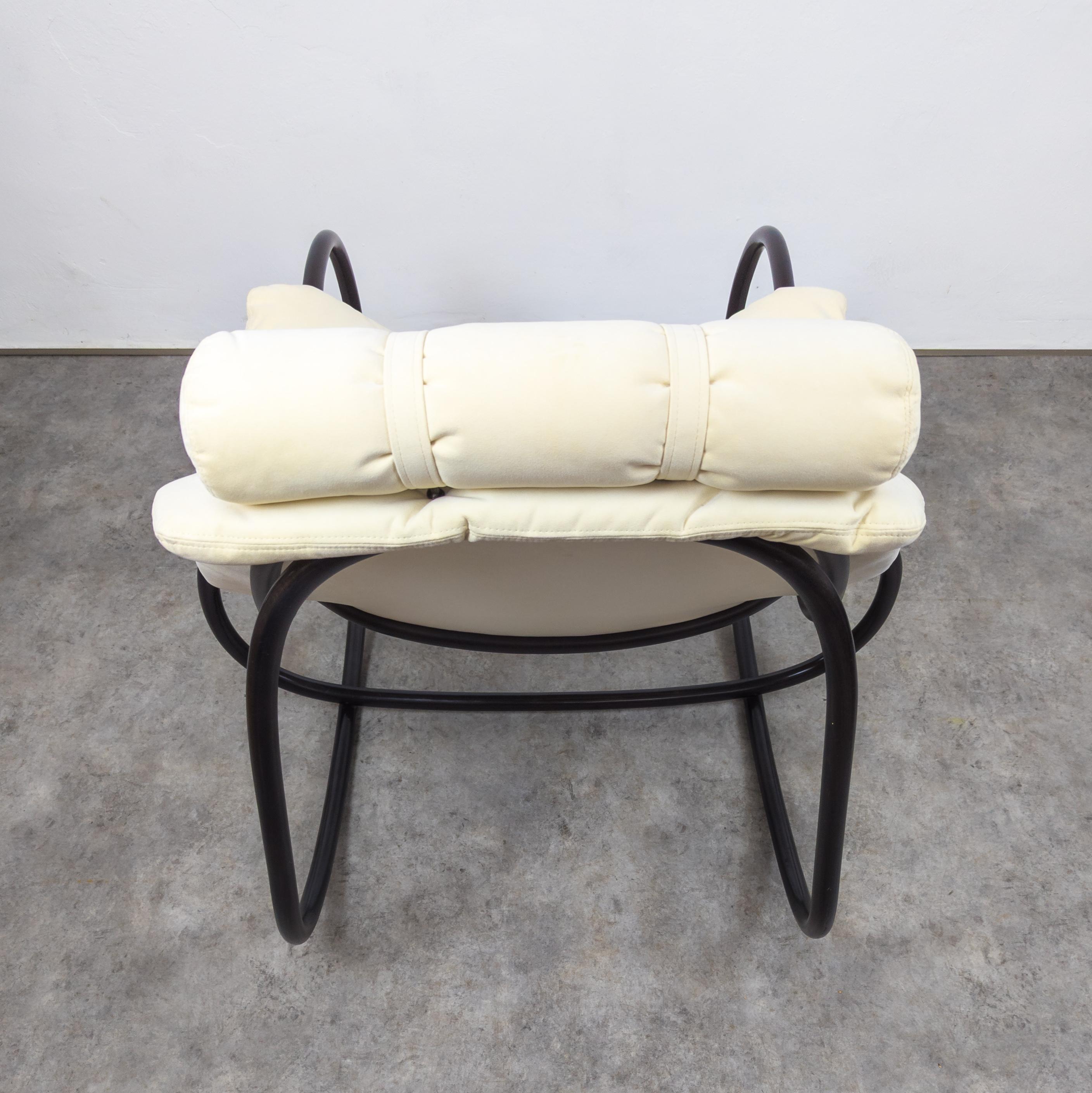 Chaise longue à bascule en bois courbé « Wave » de Michal Riabic pour TON en vente 2